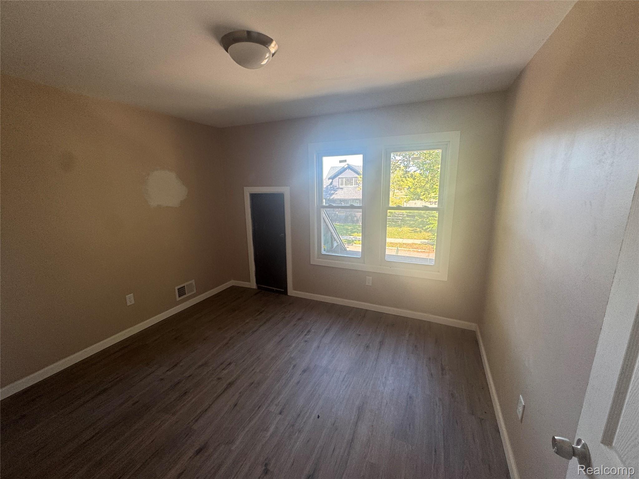 993 Algonquin Street Property Photo 18