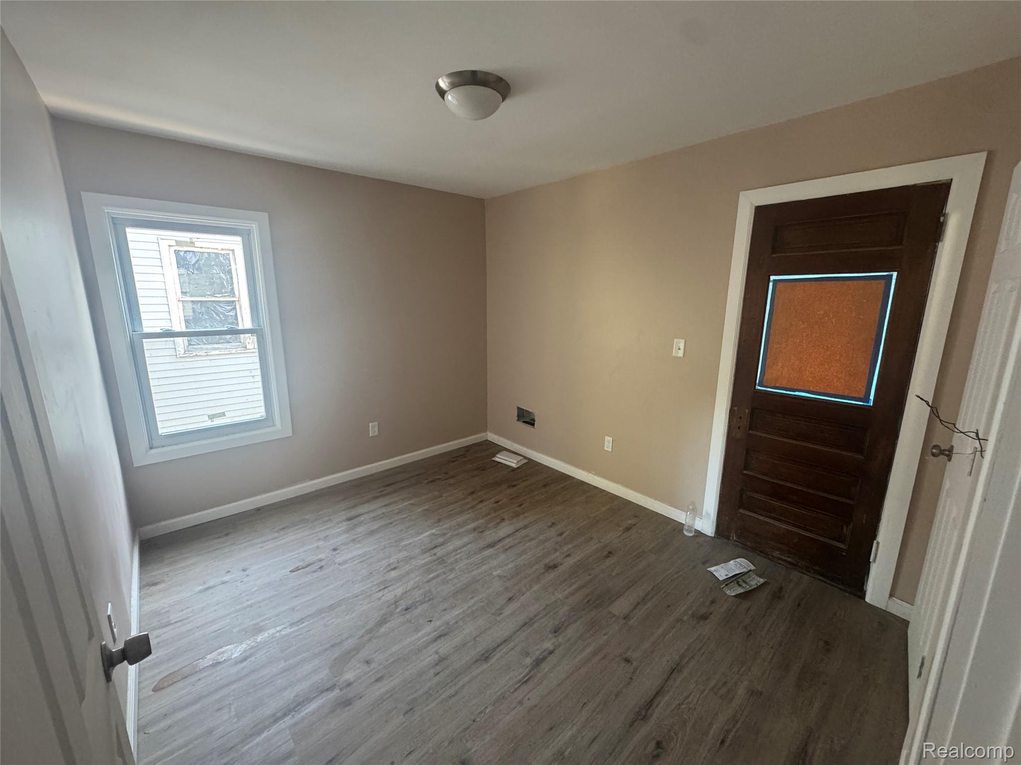 993 Algonquin Street Property Photo 22