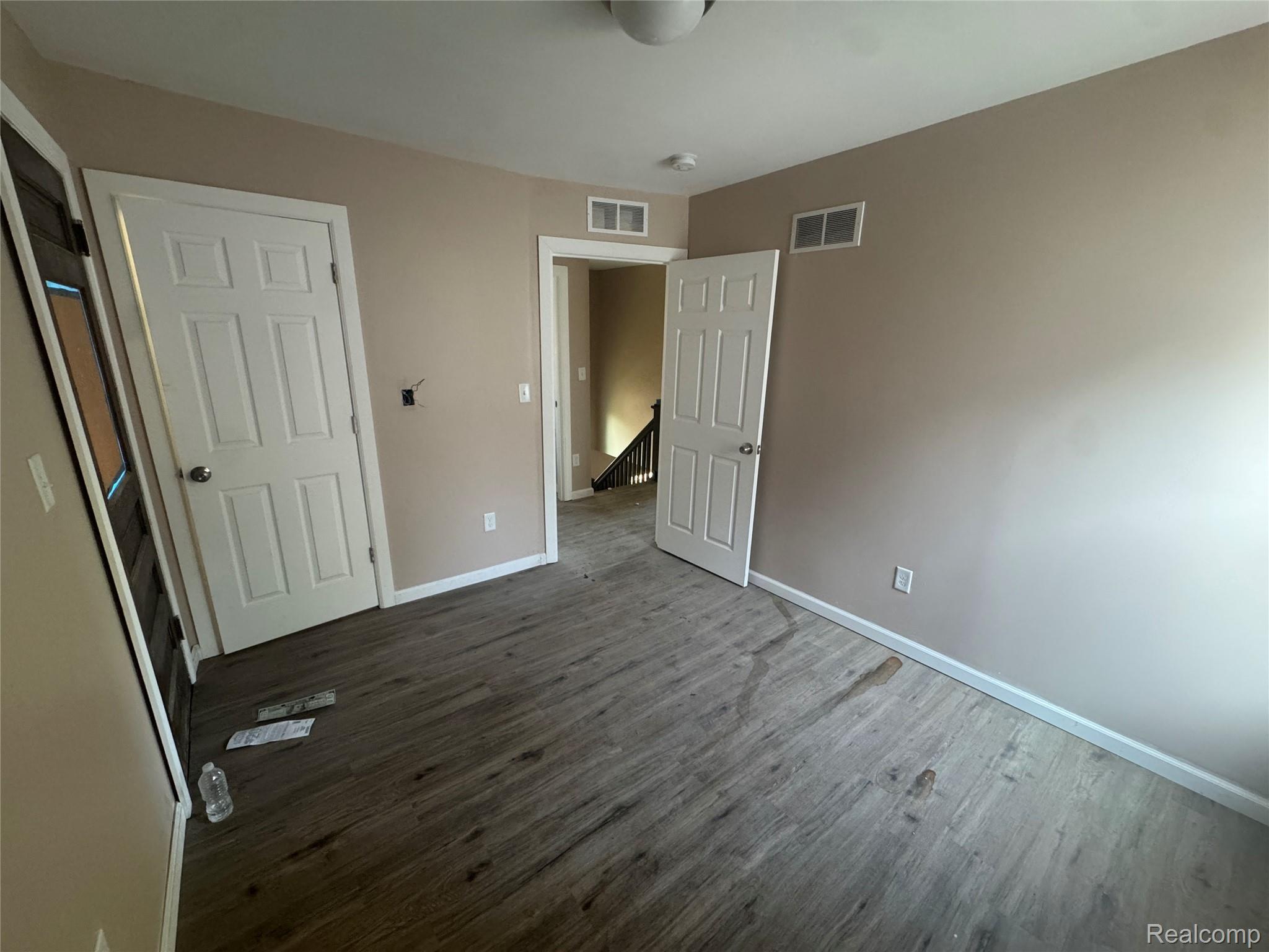 993 Algonquin Street Property Photo 23