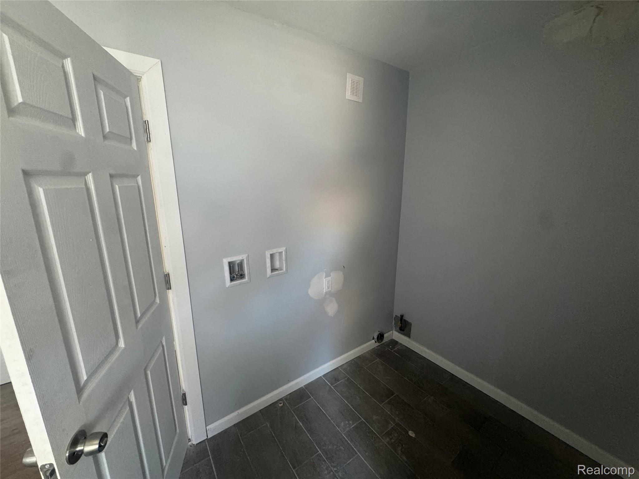993 Algonquin Street Property Photo 26