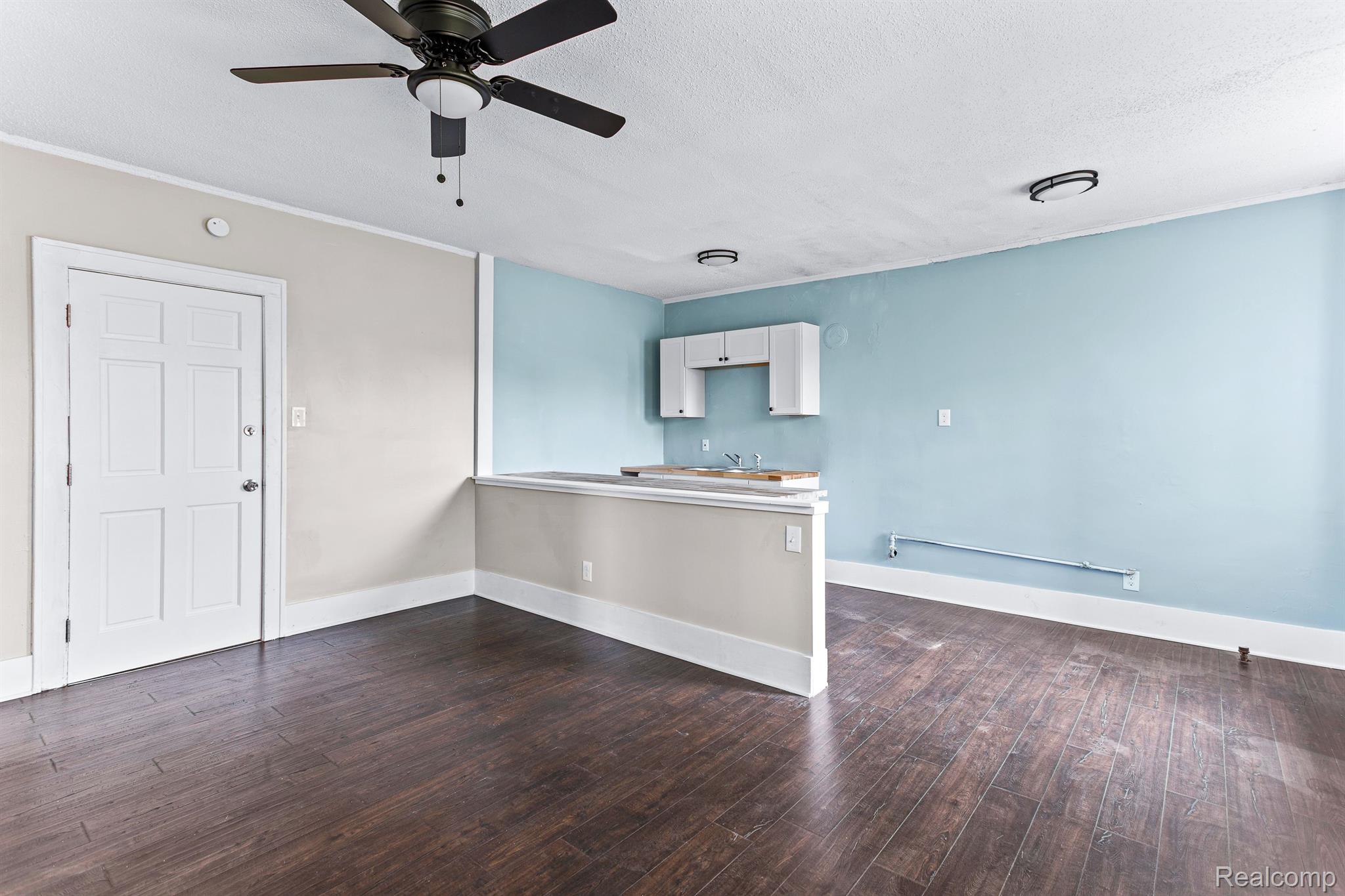 3550 Montclair Street Property Photo 5