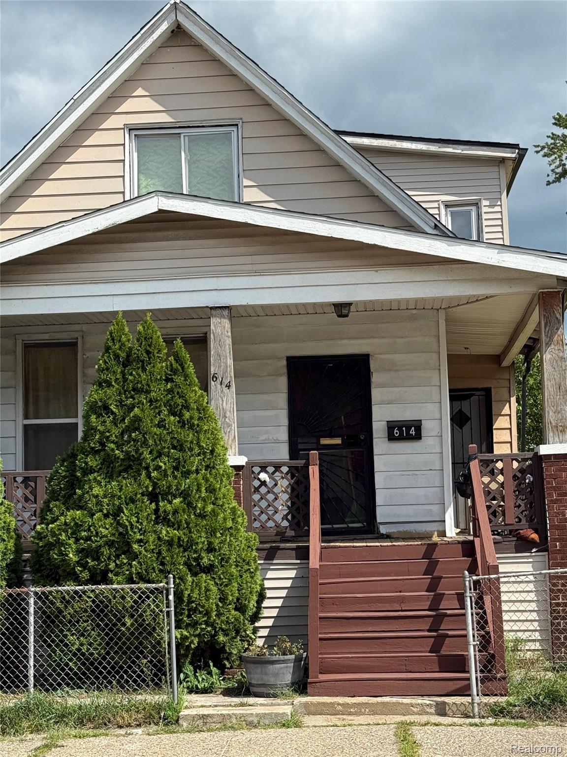 614 Field Street Property Photo 1