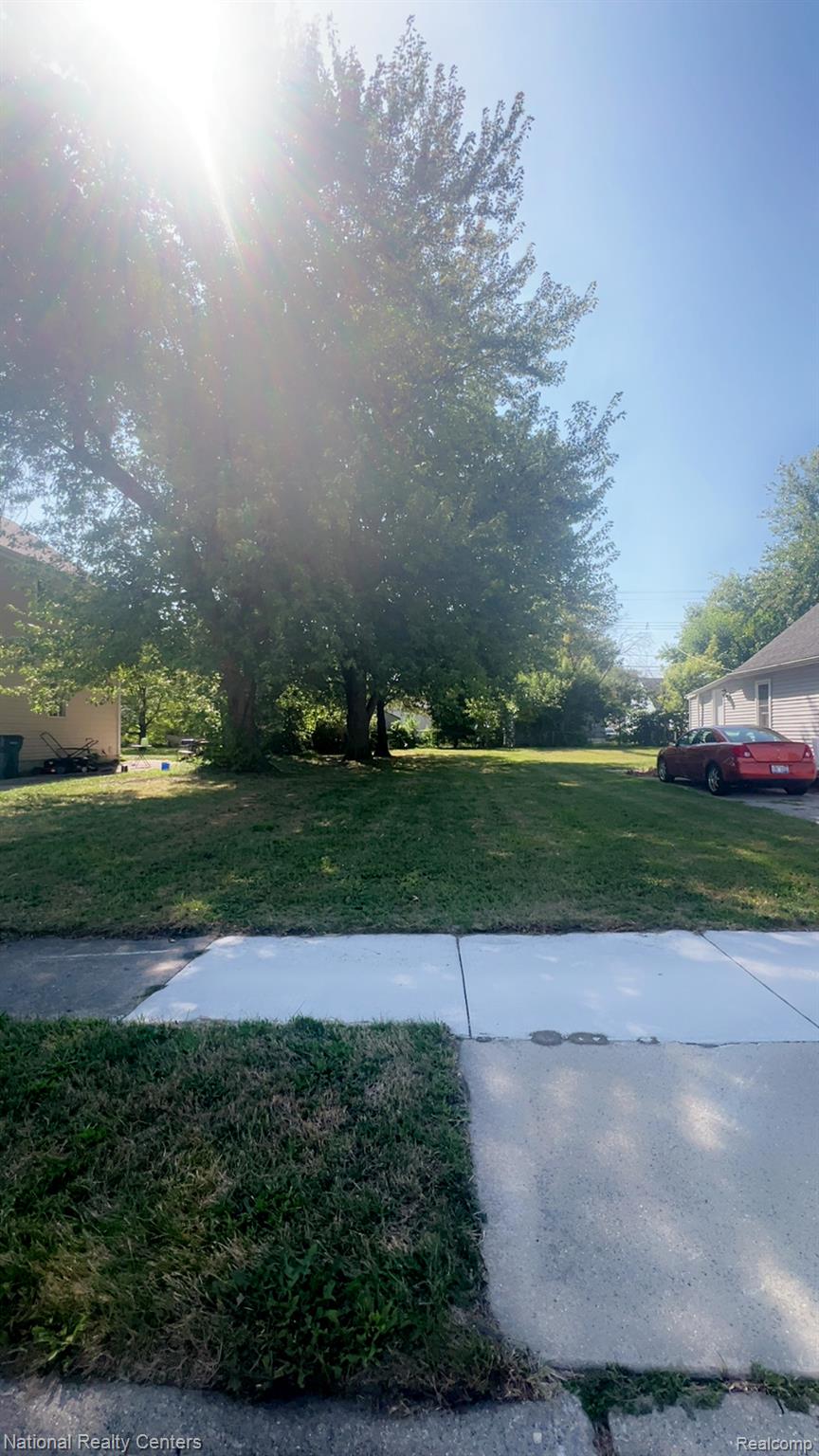 1740 E Woodruff Avenue Property Photo 1