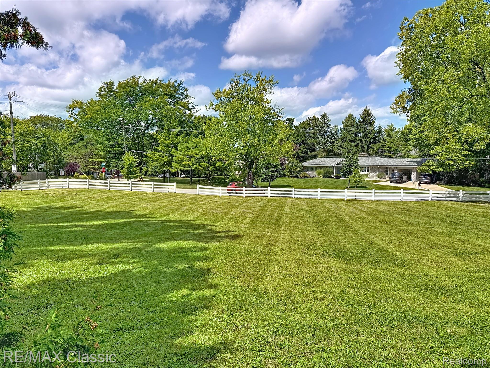 2100 Tuomy Road Property Photo 1