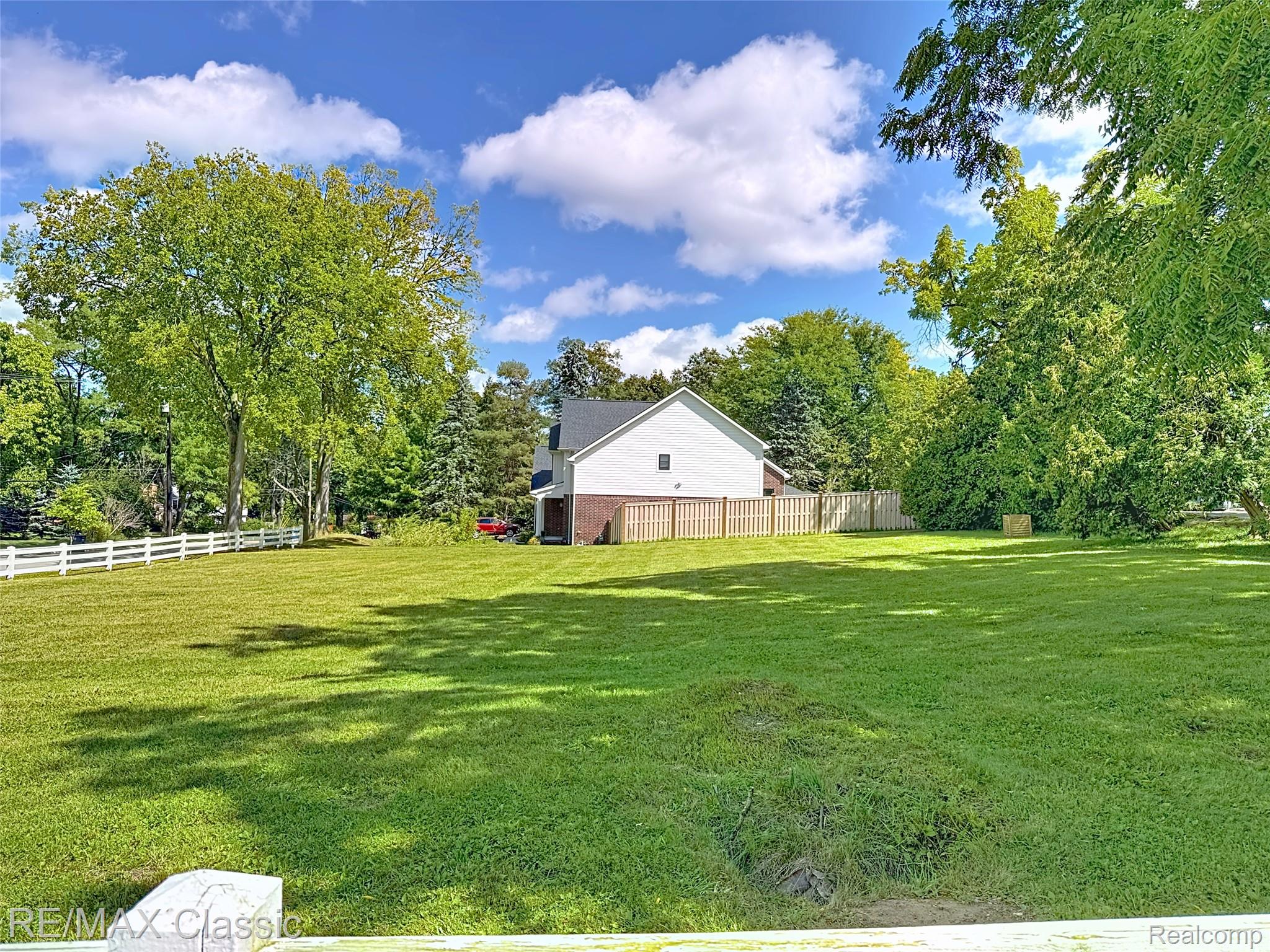 2100 Tuomy Road Property Photo 4