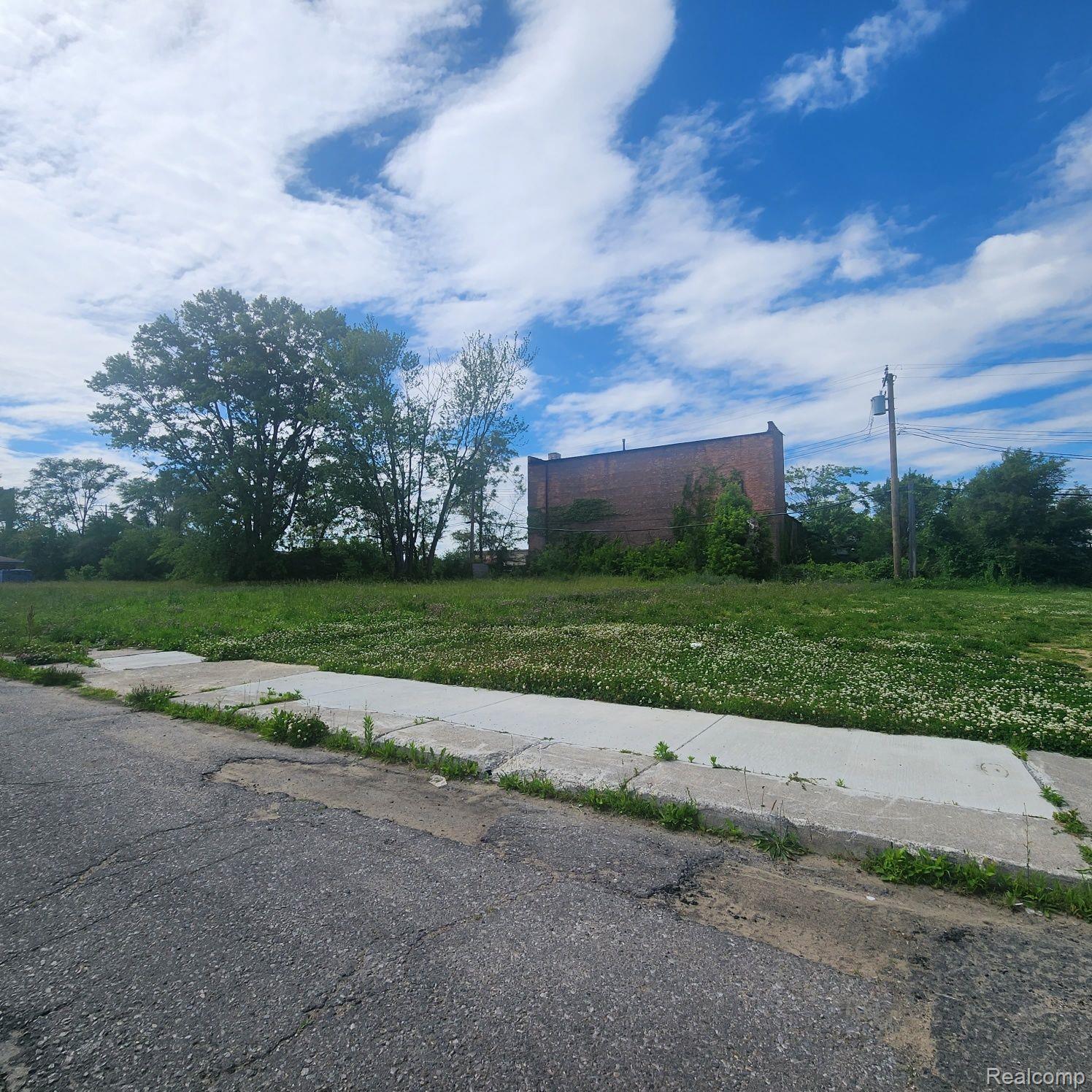 14253 Fordham Street Property Photo 5