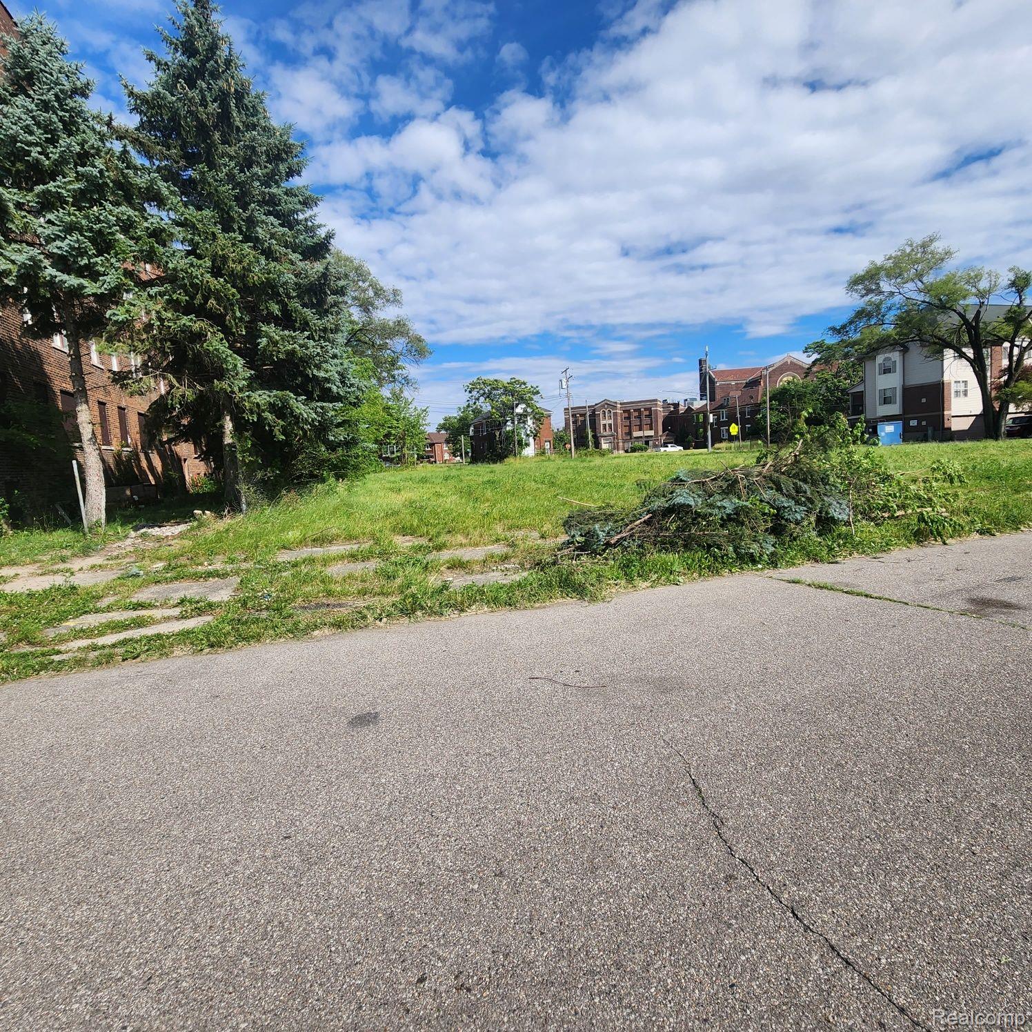 8710 Heritage Property Photo 2
