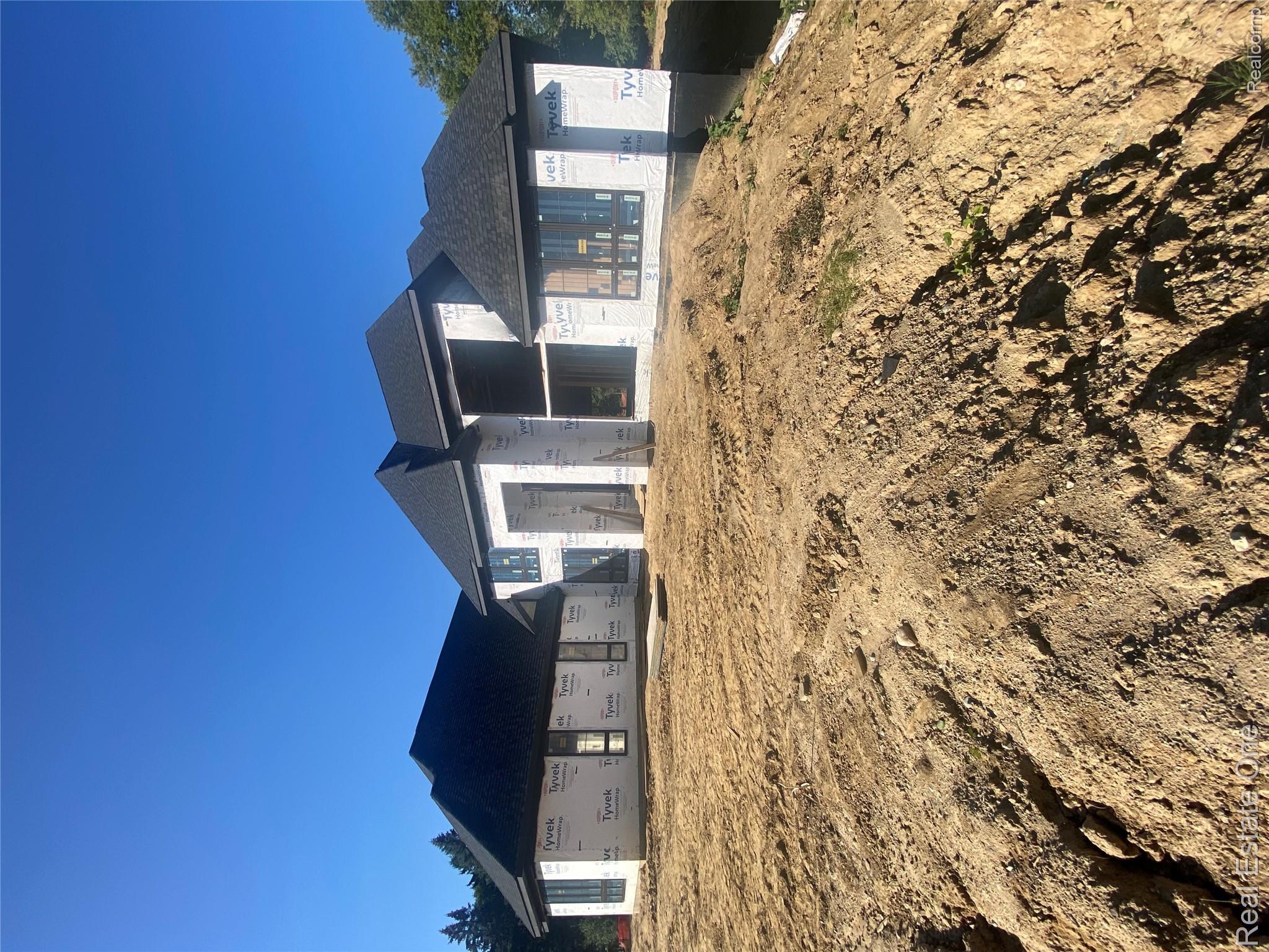 3370 Bloomcrest Drive Property Photo 2
