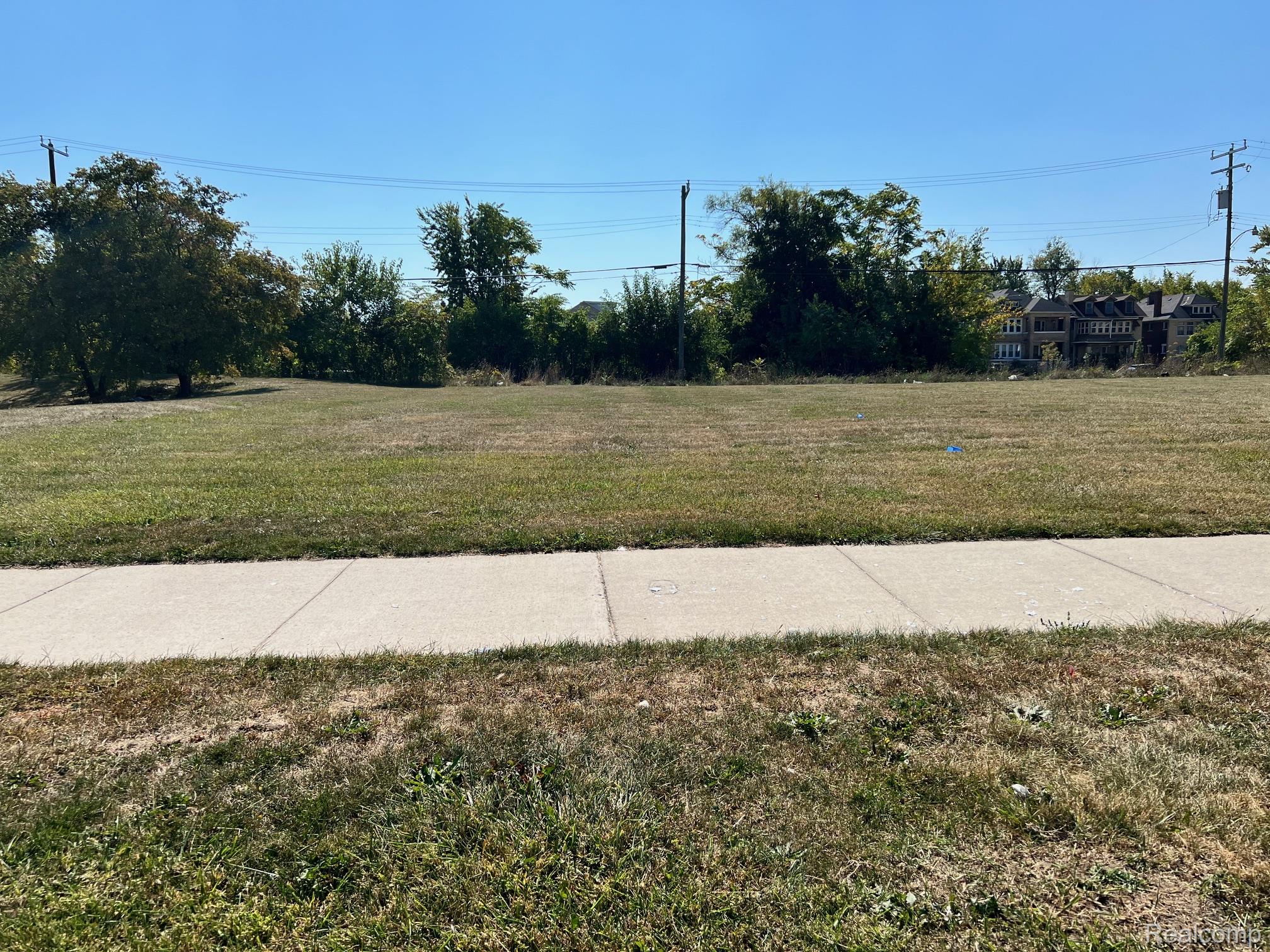2025 W Euclid Street Property Photo 1