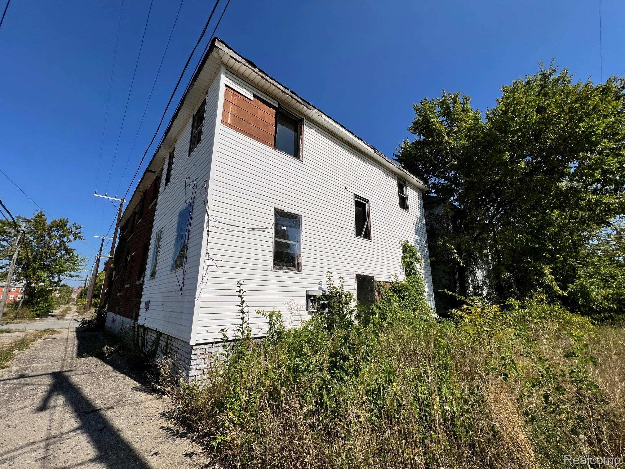 3465 Wager Street Property Photo 4