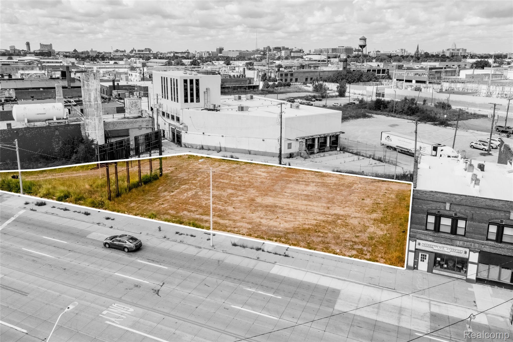 2003 Gratiot Avenue Property Photo 3