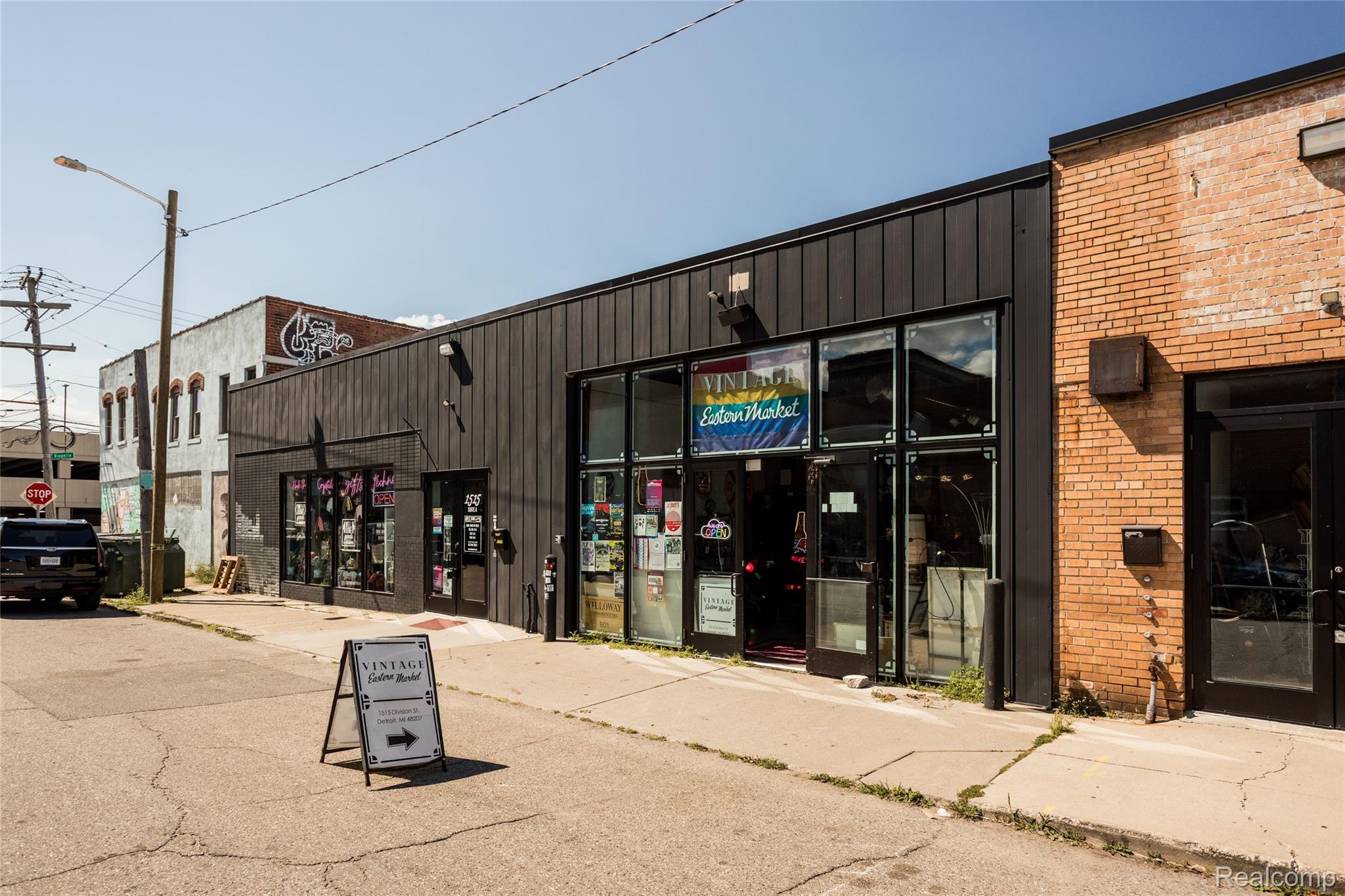 1515 Division Street Property Photo 4