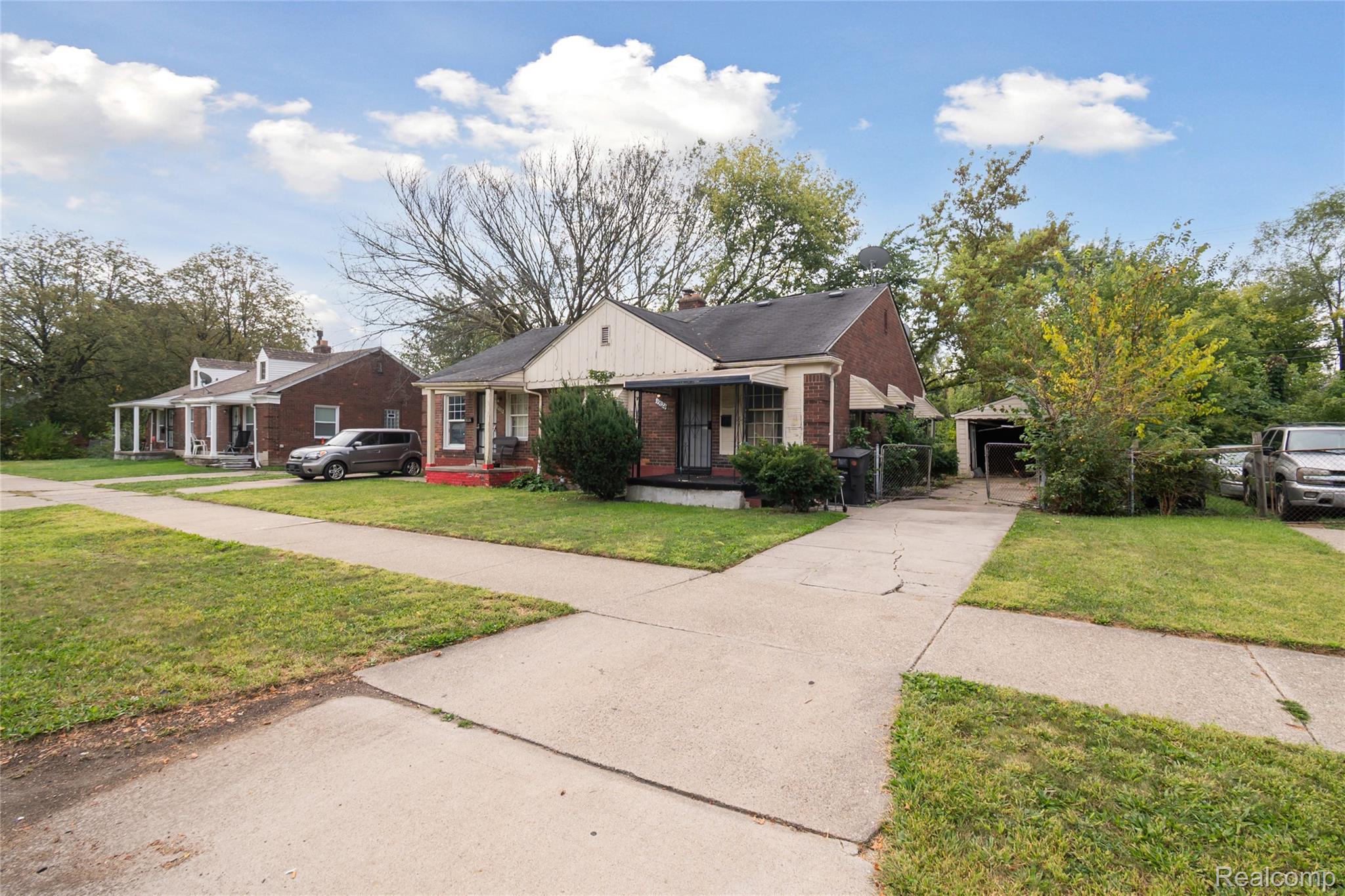 19124 Moross Road Property Photo 1