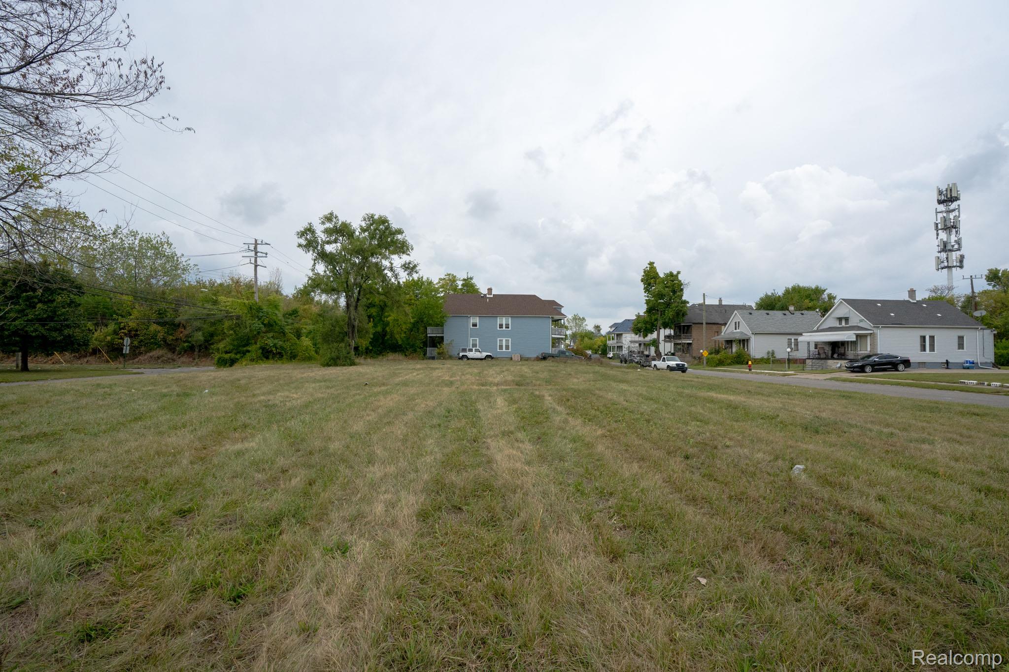 9845 Russell Street Property Photo 2