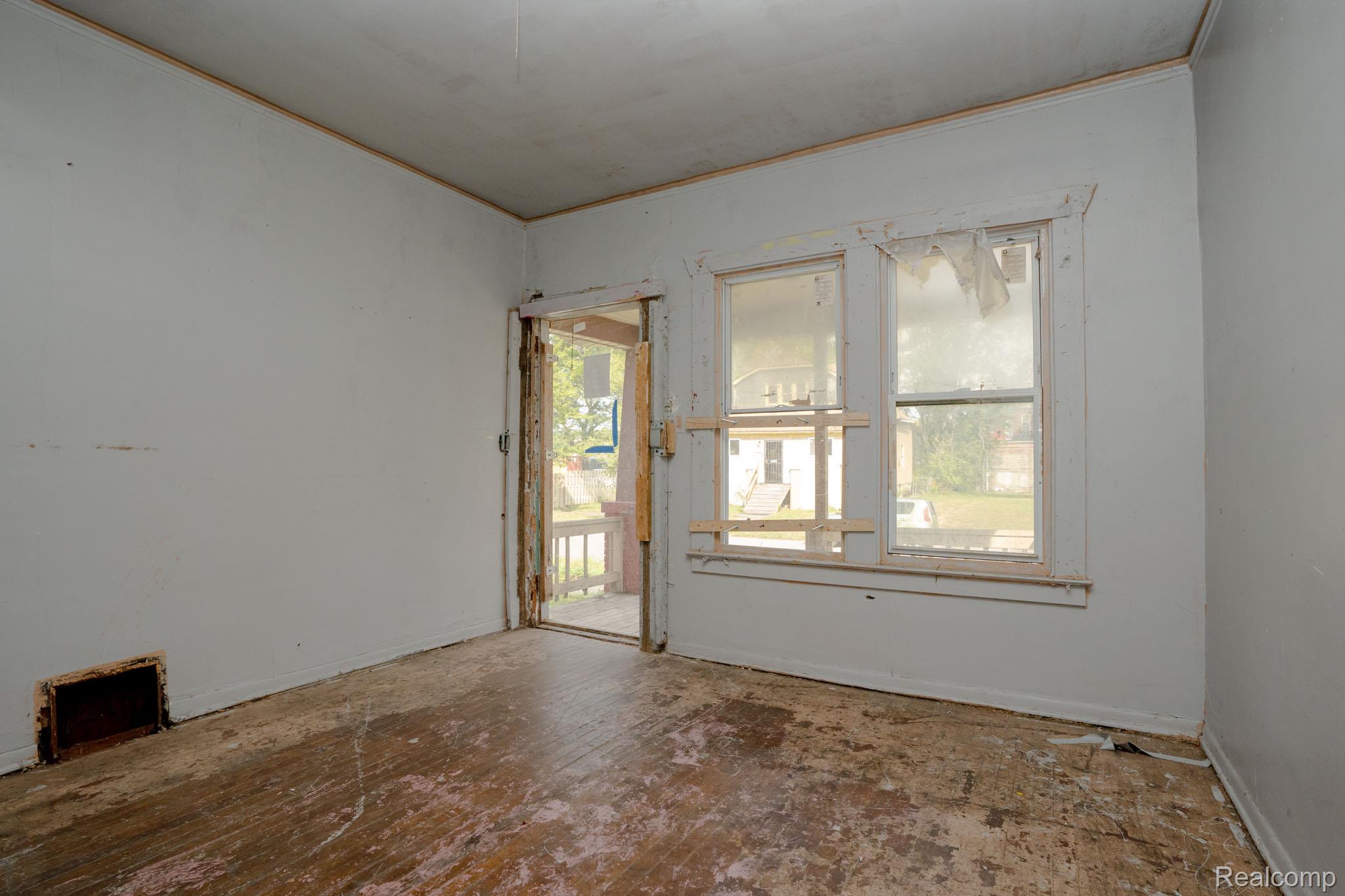 7169 Holmes Street Property Photo 2