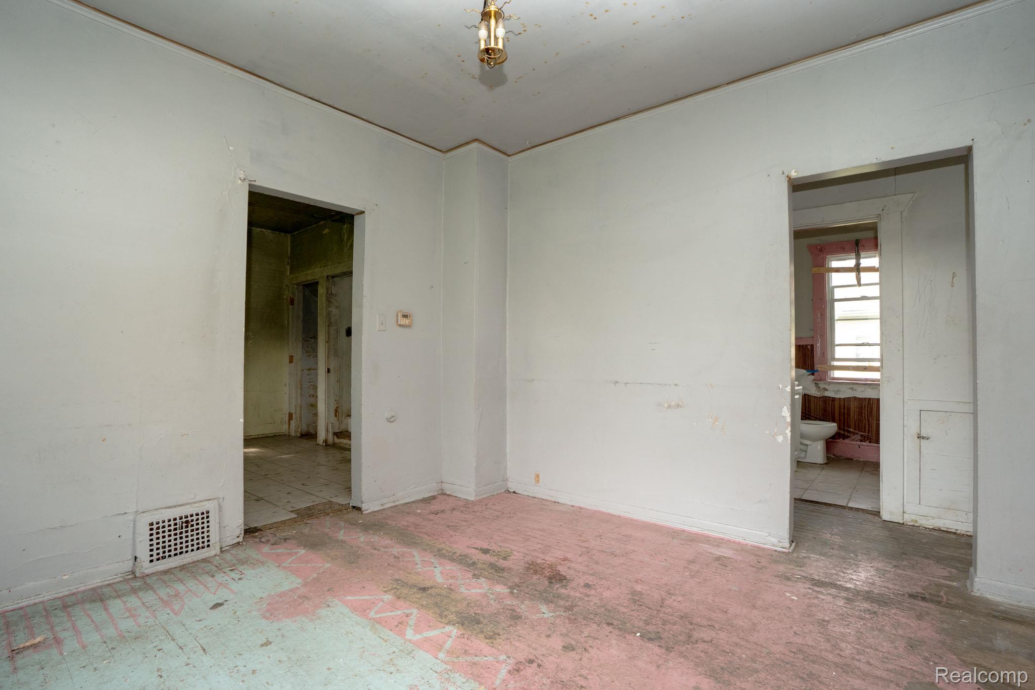 7169 Holmes Street Property Photo 3