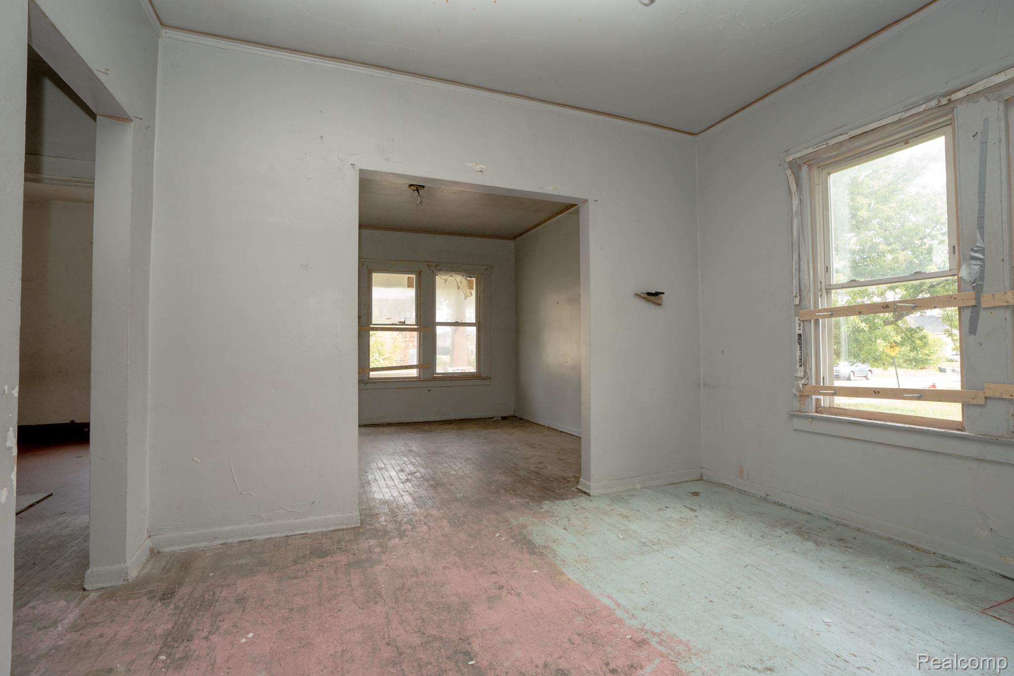 7169 Holmes Street Property Photo 5