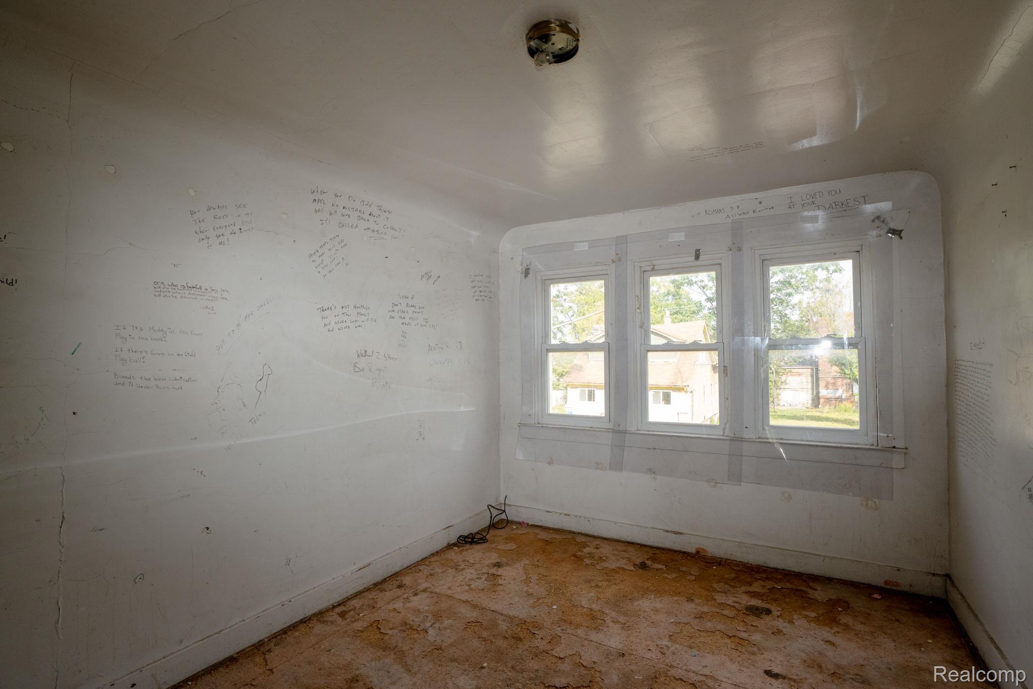 7169 Holmes Street Property Photo 9