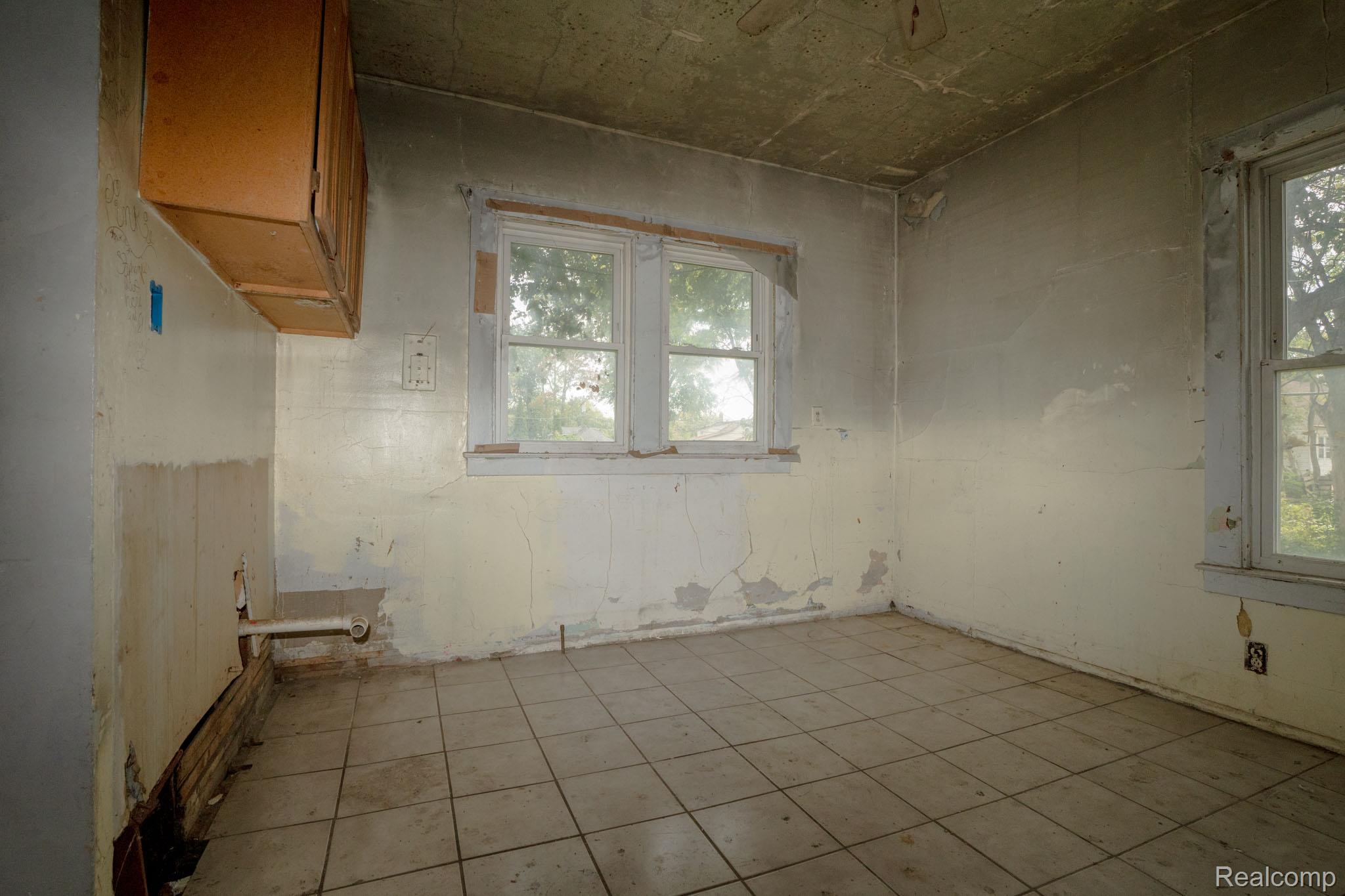 7169 Holmes Street Property Photo 11