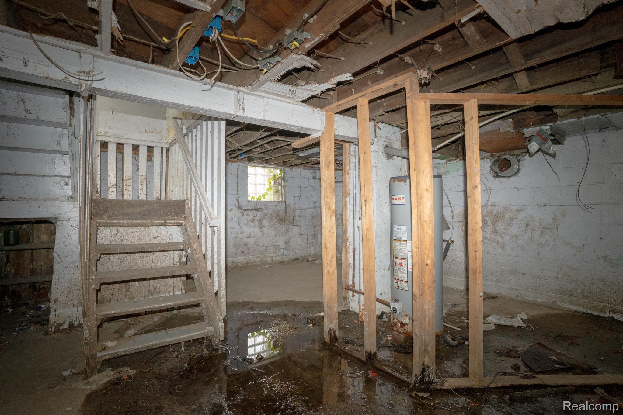 7169 Holmes Street Property Photo 15