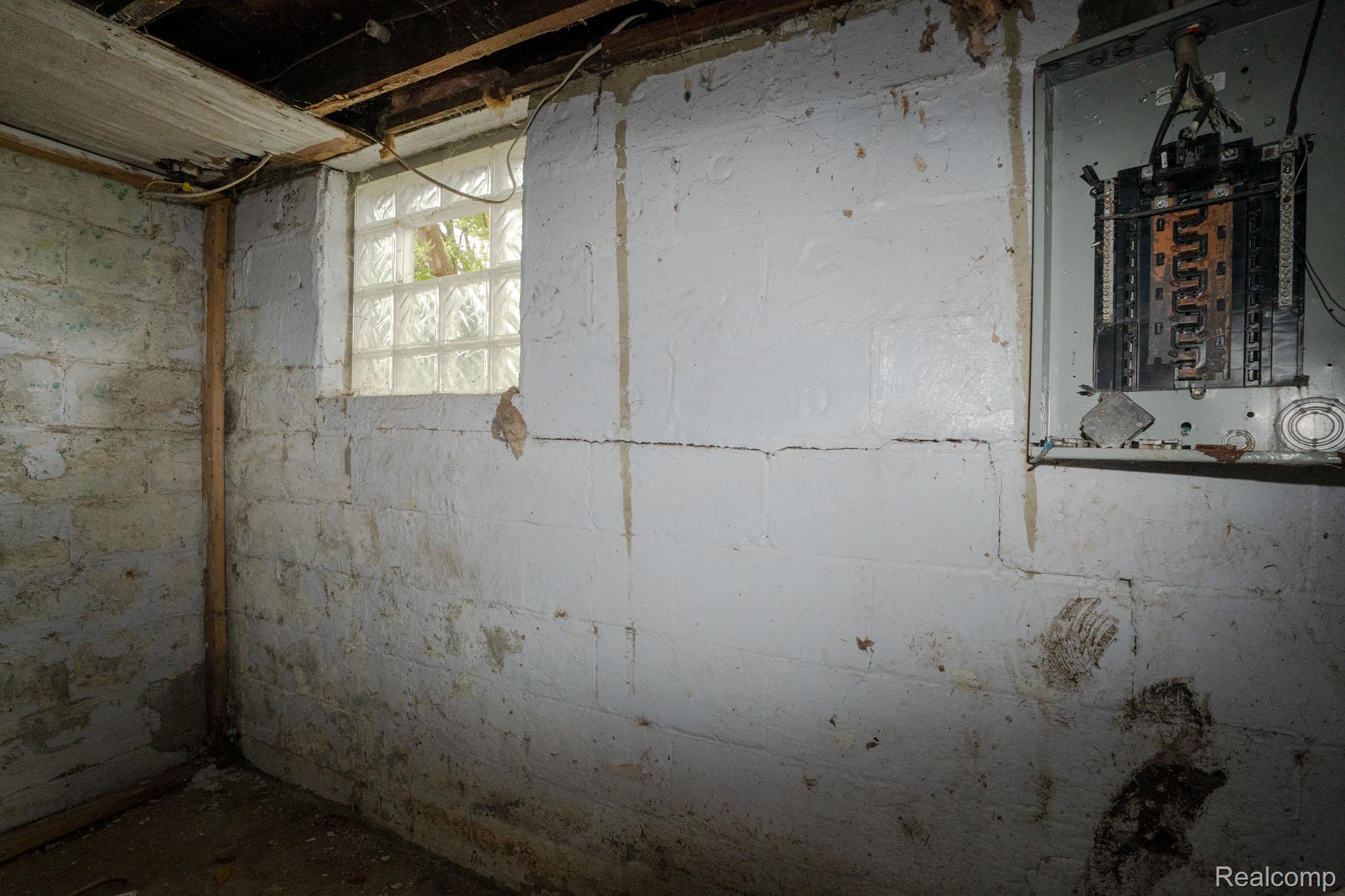7169 Holmes Street Property Photo 18