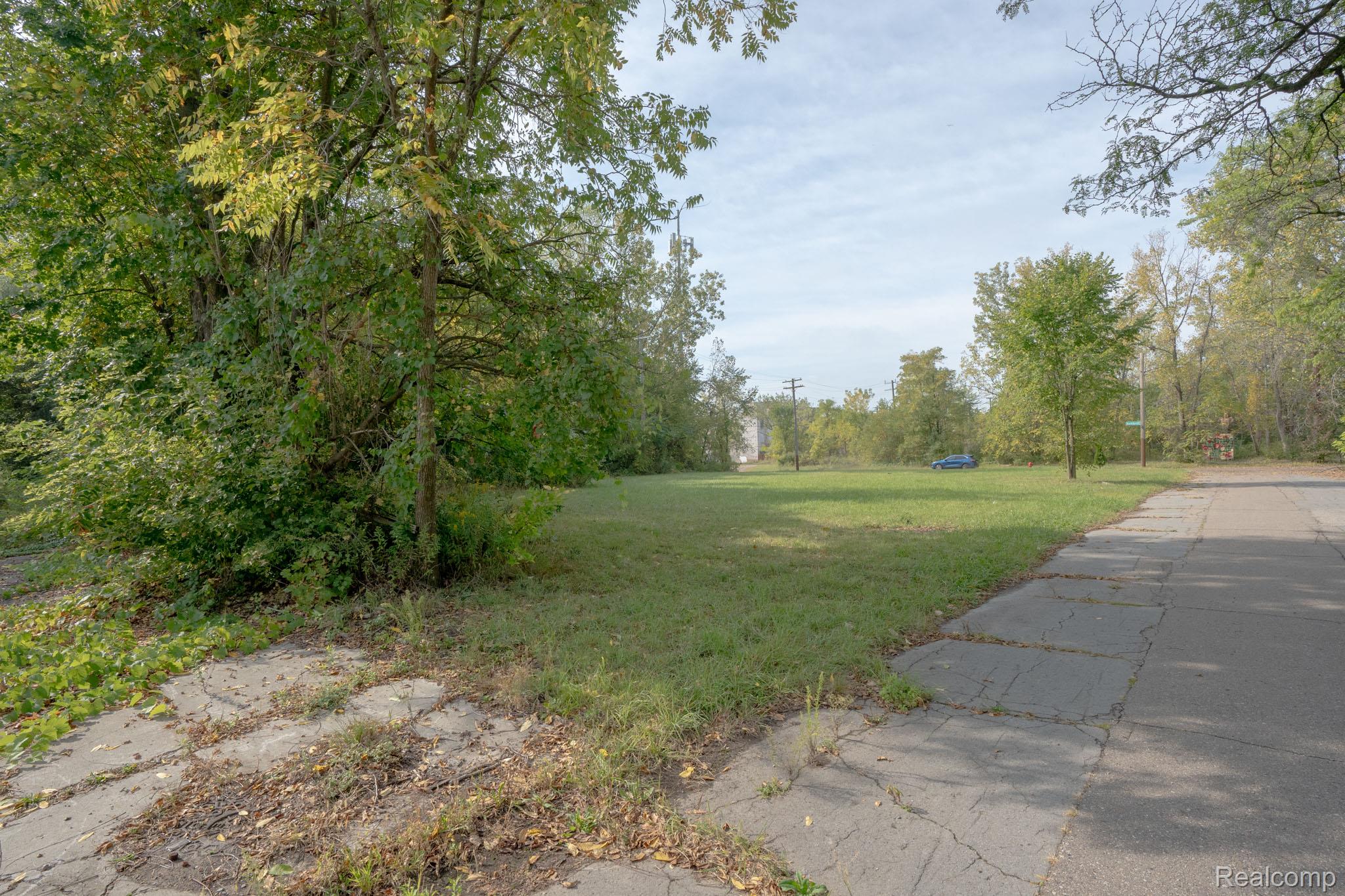 2657 W Forest Avenue Property Photo 2