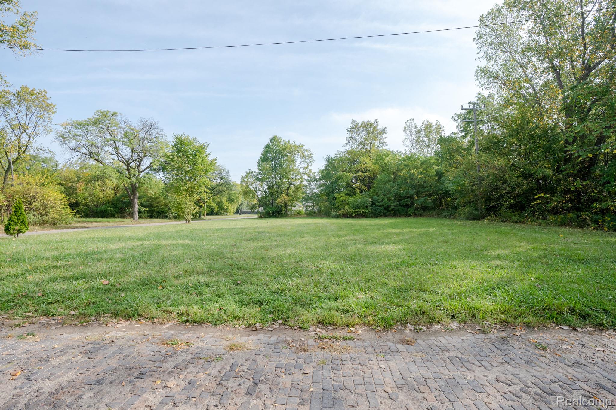 2657 W Forest Avenue Property Photo 8