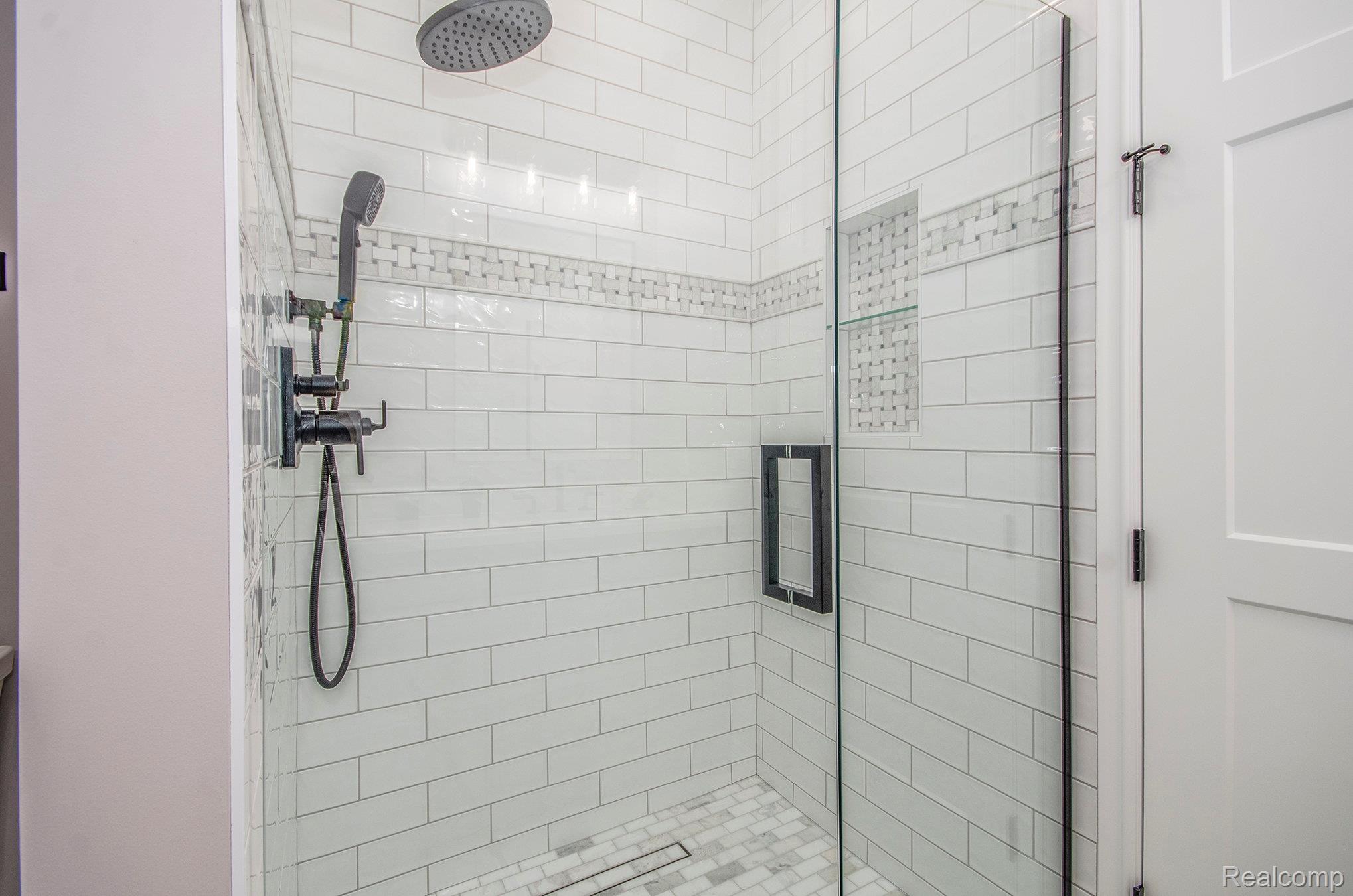 1223 N Main Street Property Photo 32