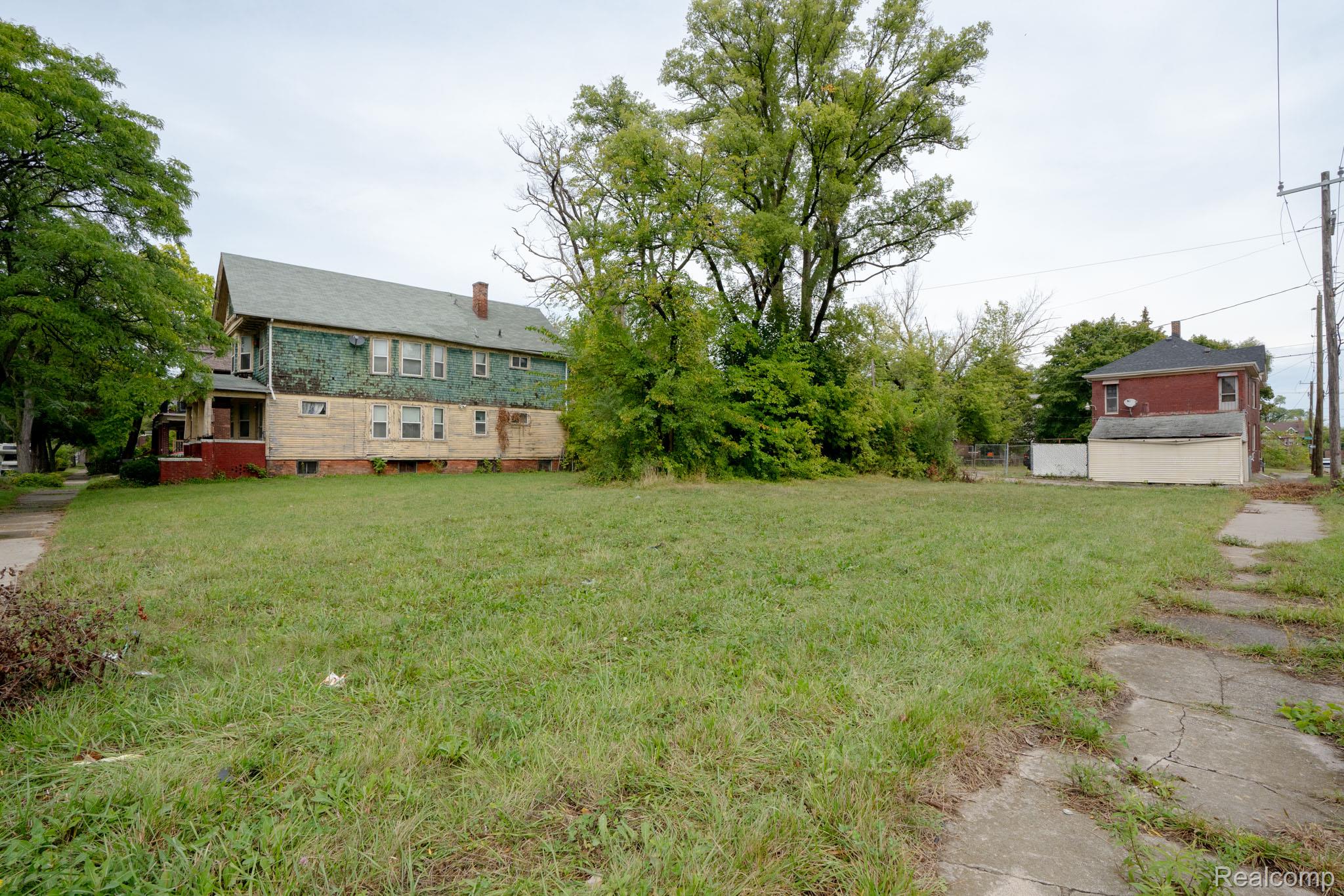 3102 Canton Street Property Photo 3
