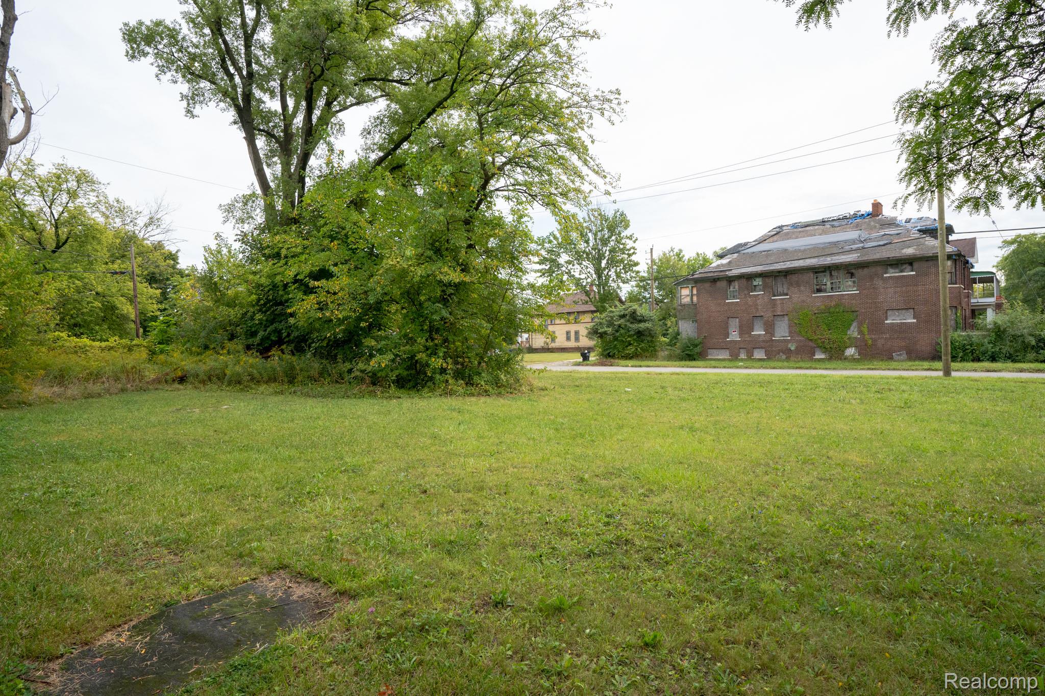 3102 Canton Street Property Photo 6