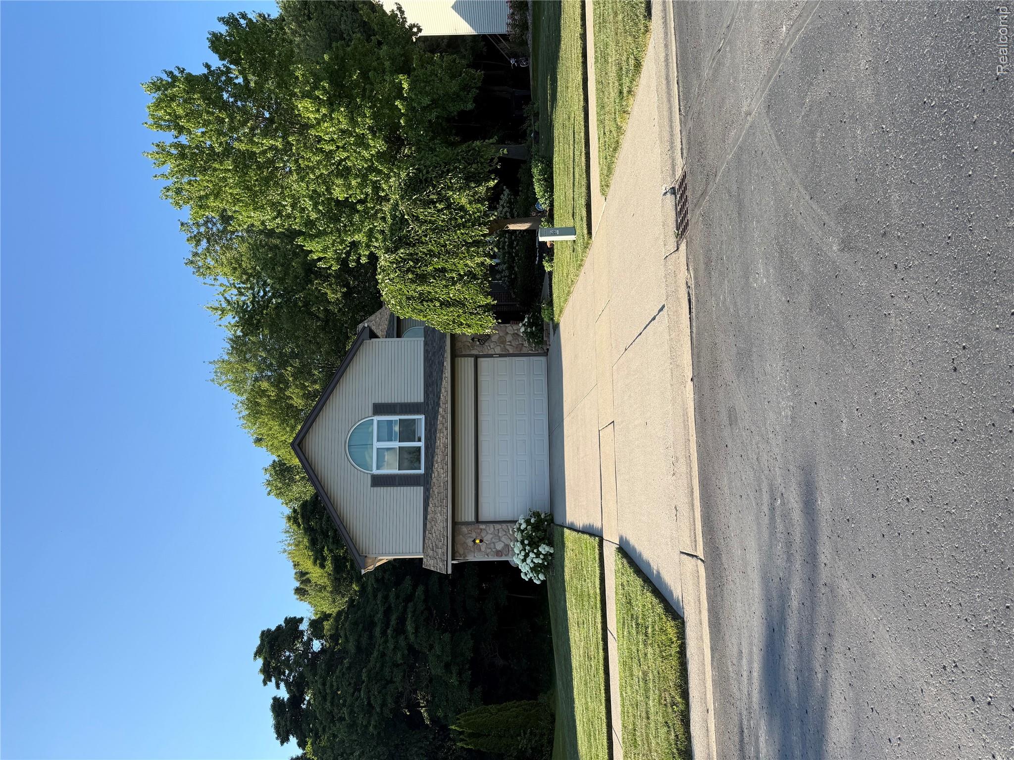 44994 Sondra Drive Property Photo 1
