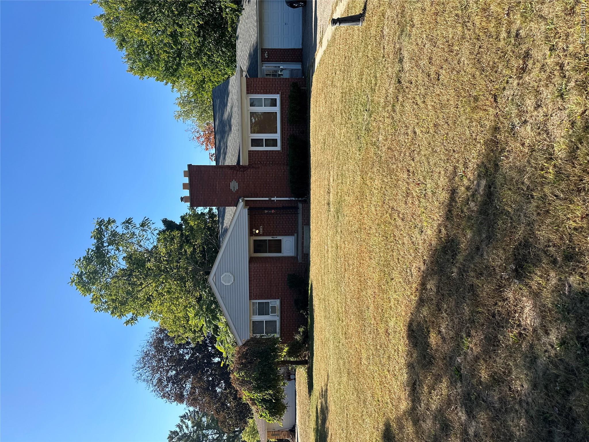 2216 Middlebelt Road Property Photo 3
