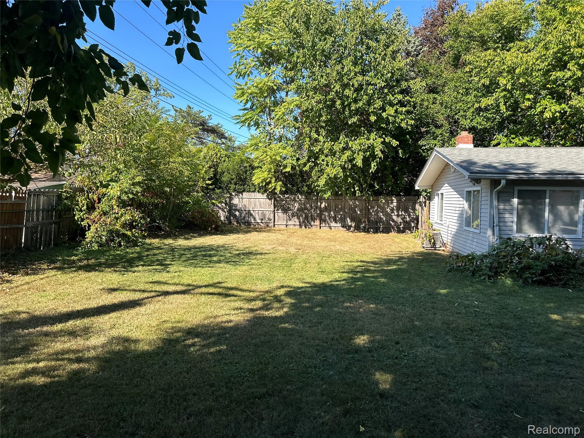2216 Middlebelt Road Property Photo 5