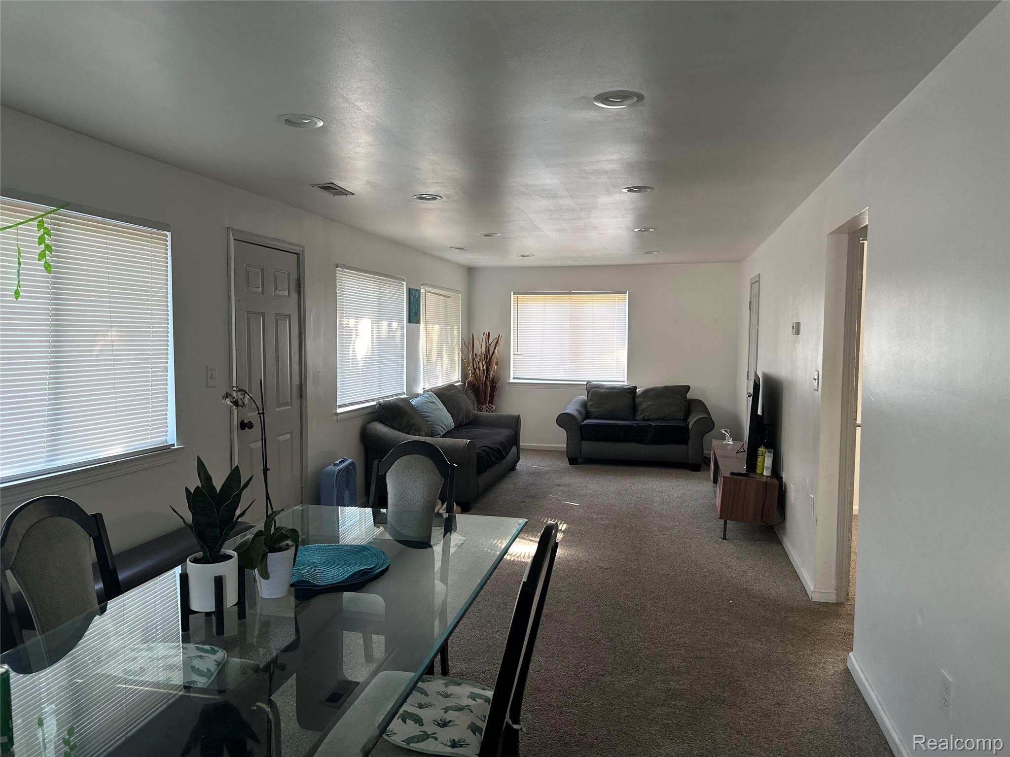 2216 Middlebelt Road Property Photo 7