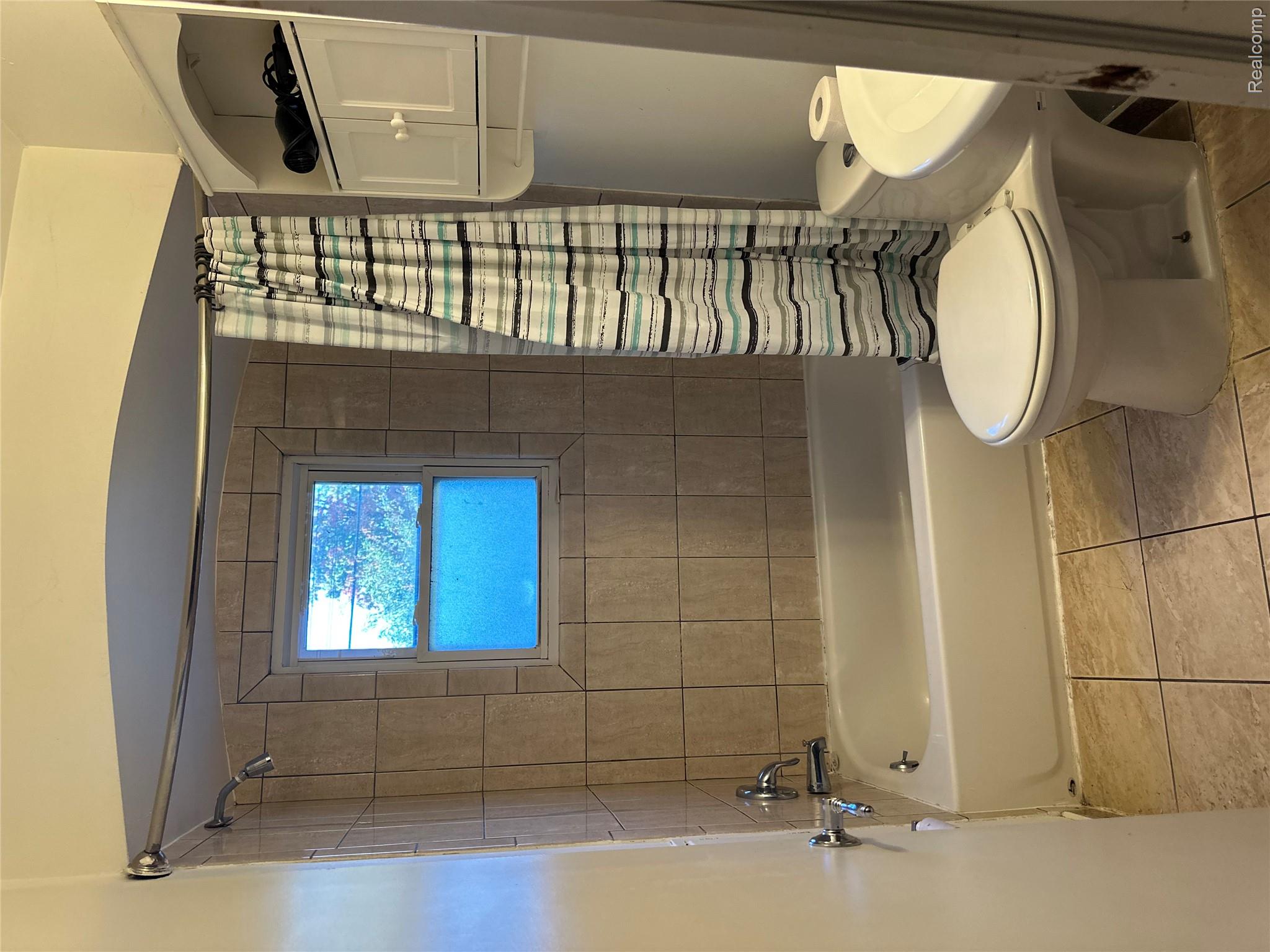 2216 Middlebelt Road Property Photo 16