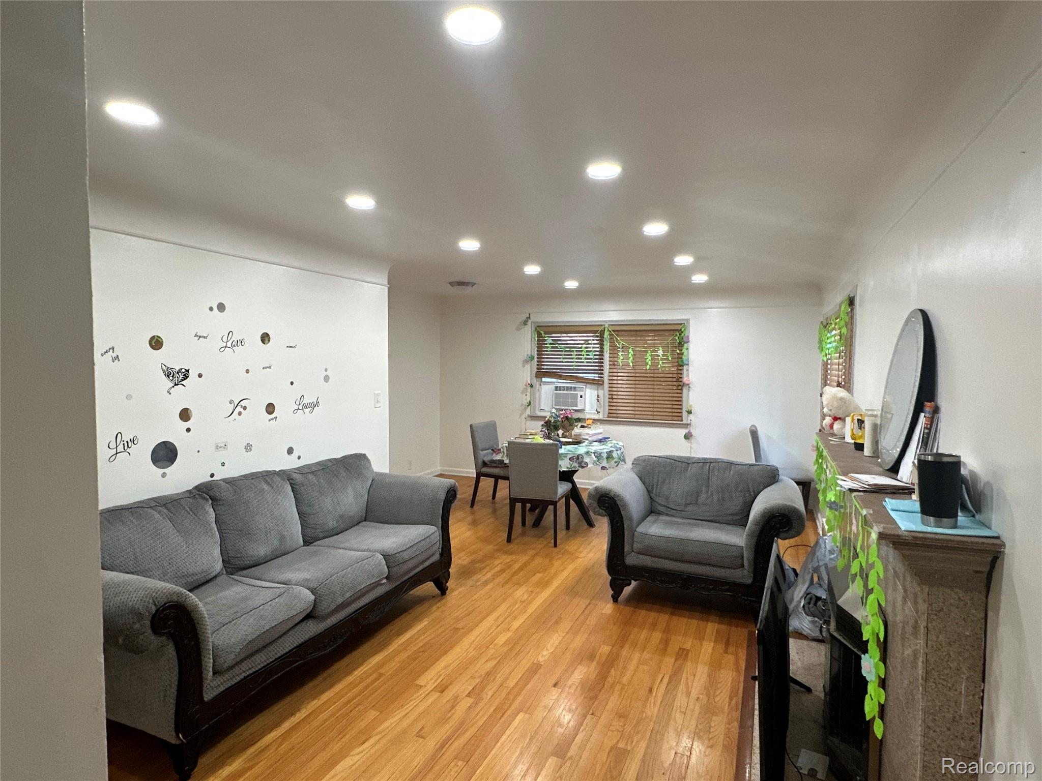 2216 Middlebelt Road Property Photo 19