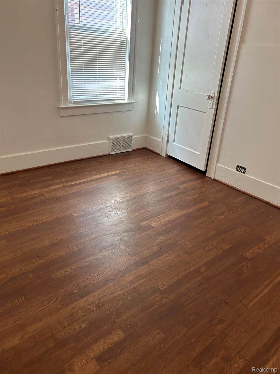 1465 Maryland Street Property Photo 5