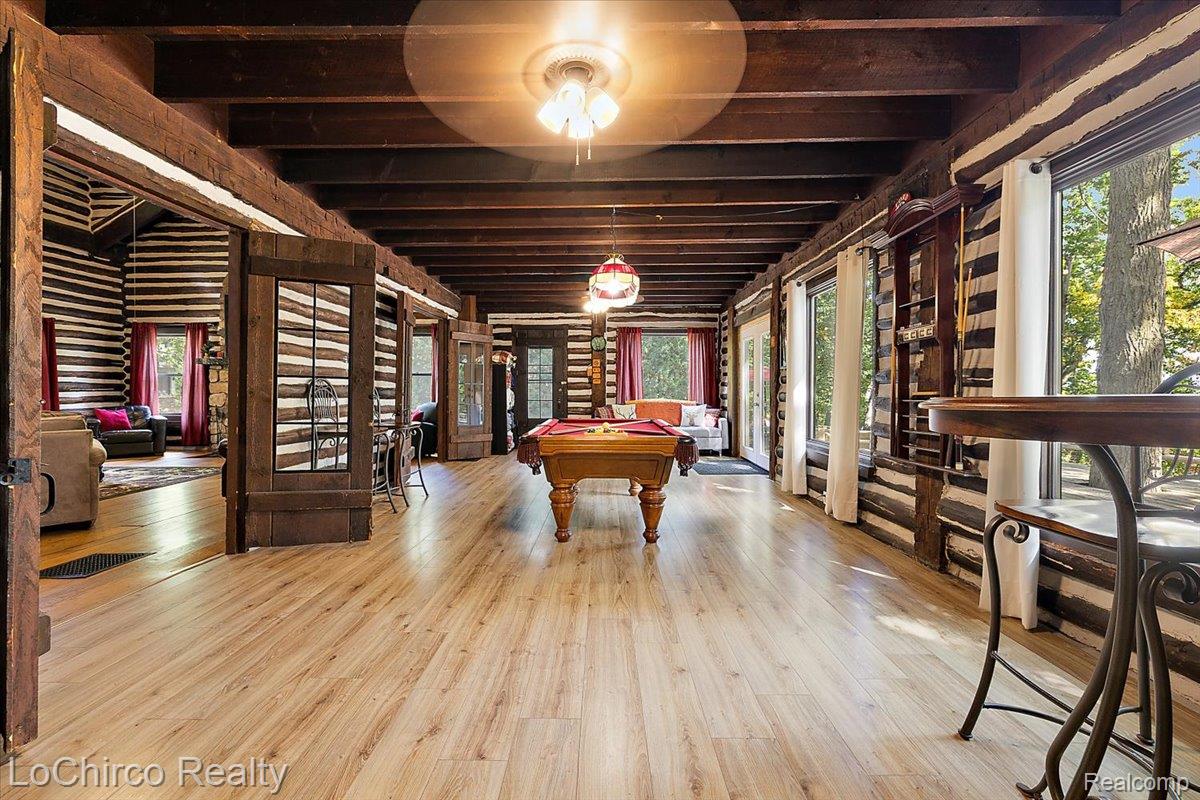 8646 Thendara Boulevard Property Photo 10