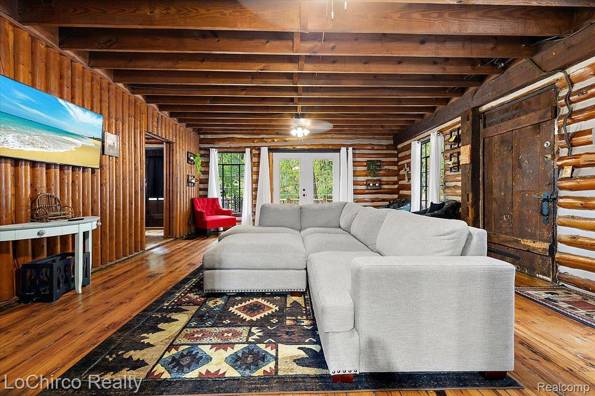8646 Thendara Boulevard Property Photo 20