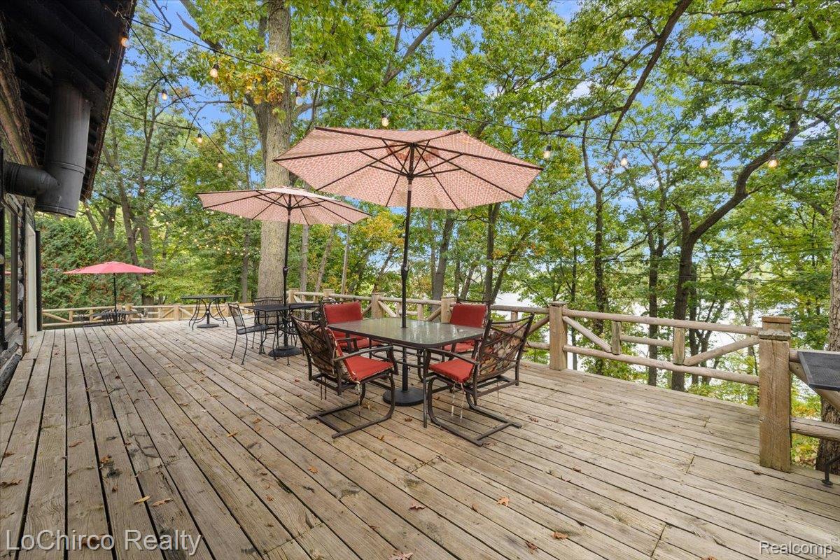 8646 Thendara Boulevard Property Photo 74
