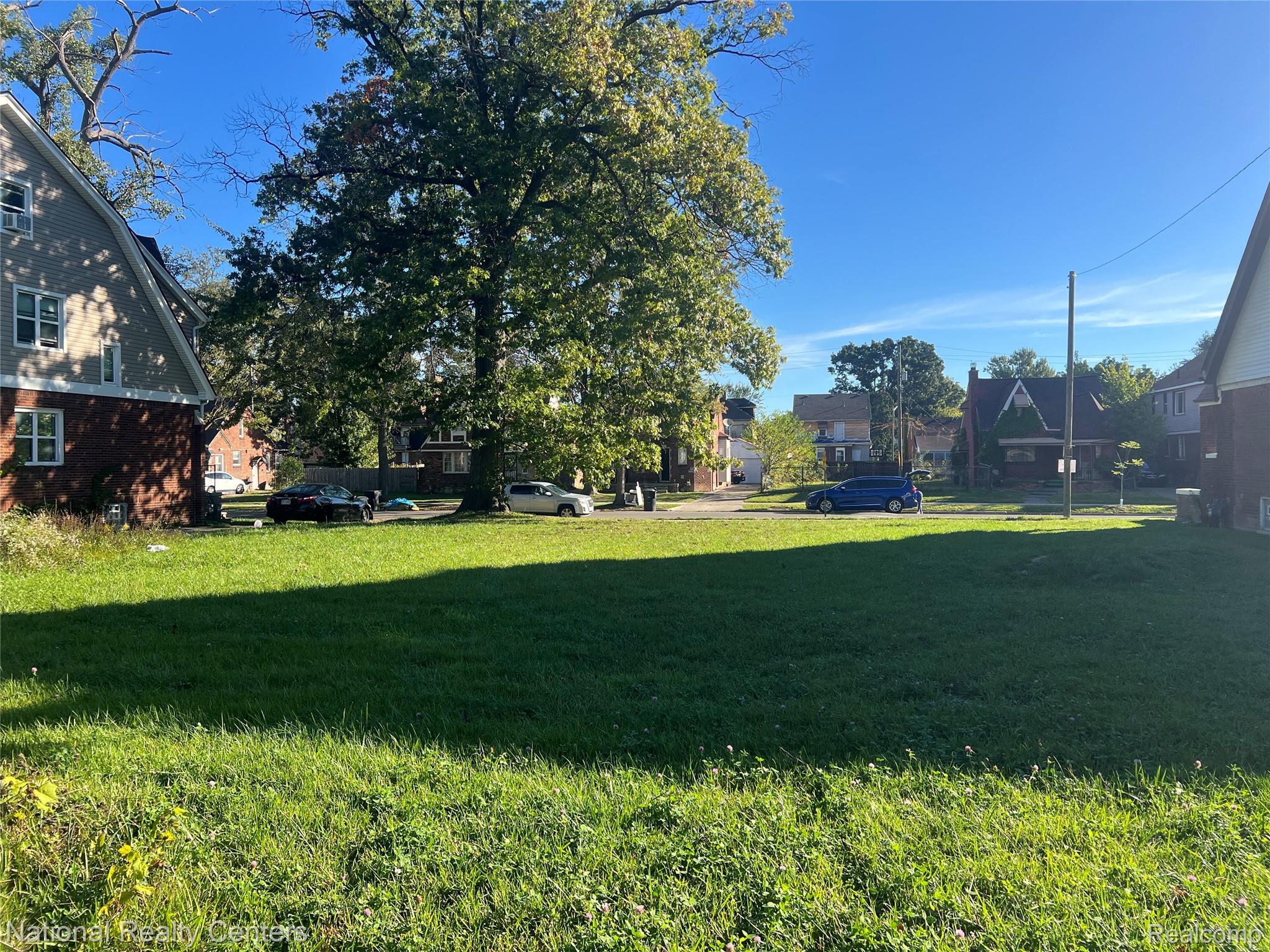 5067 Buckingham Avenue Property Photo 3