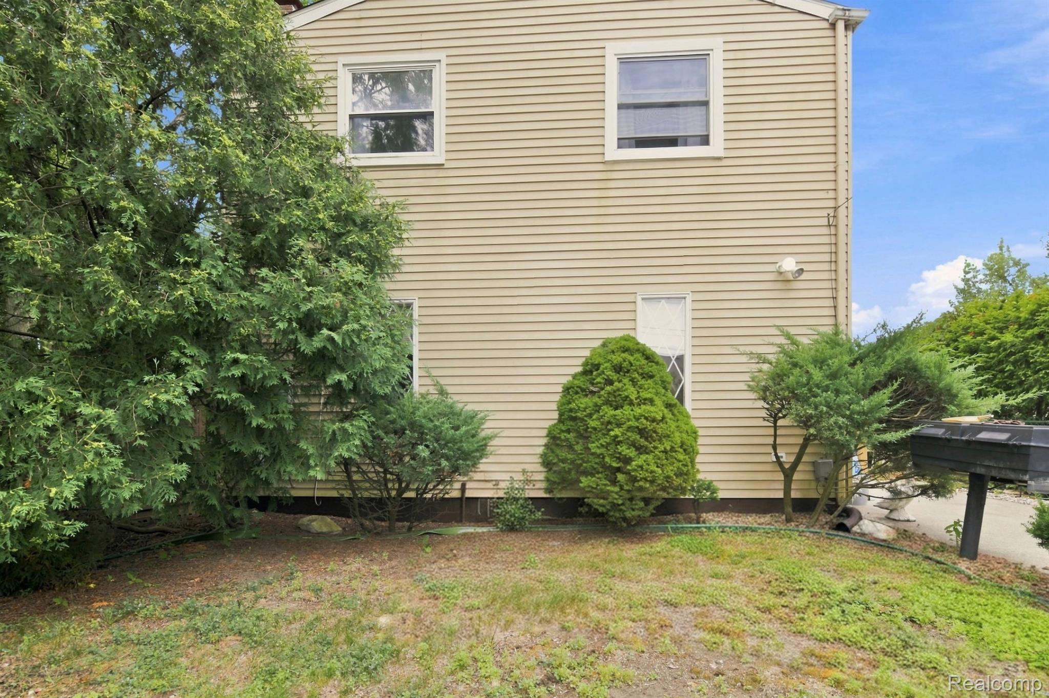13200 Mercier Street Property Photo 5