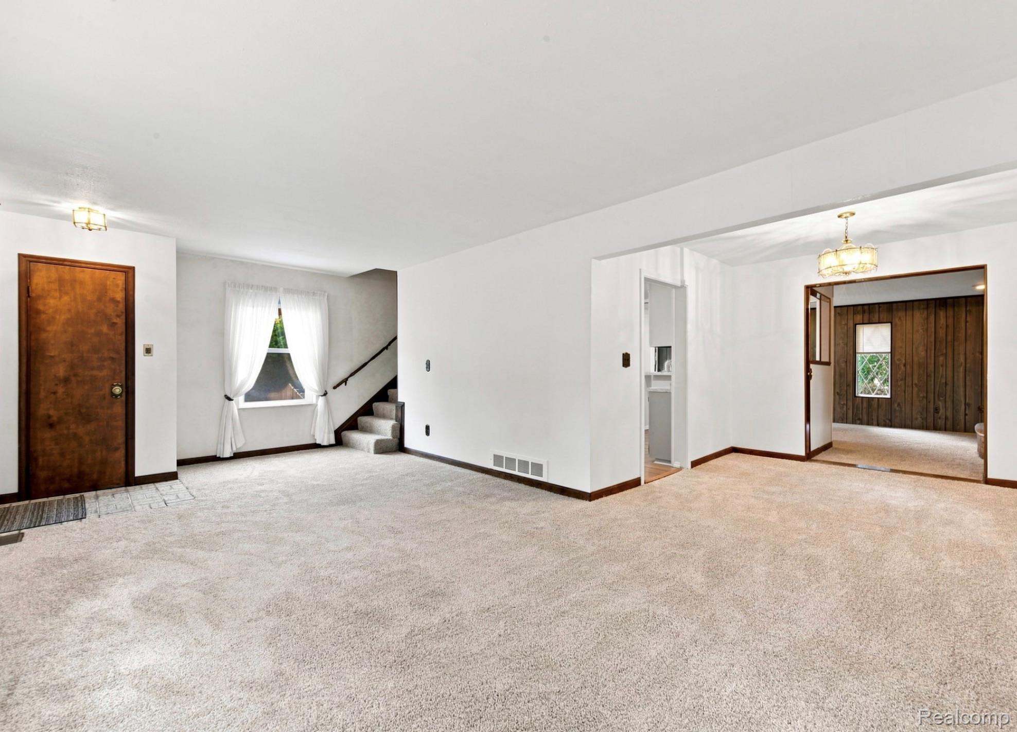 13200 Mercier Street Property Photo 9