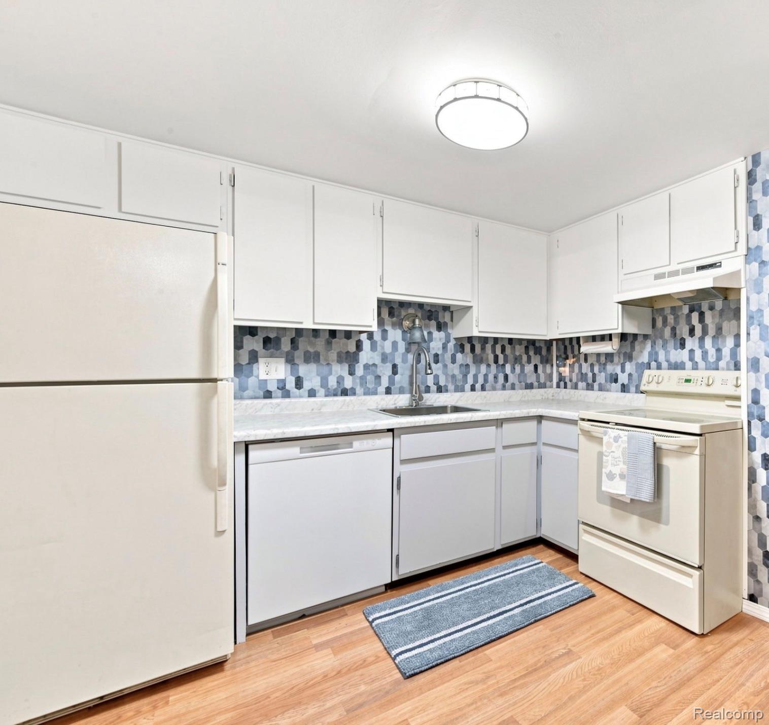 13200 Mercier Street Property Photo 10
