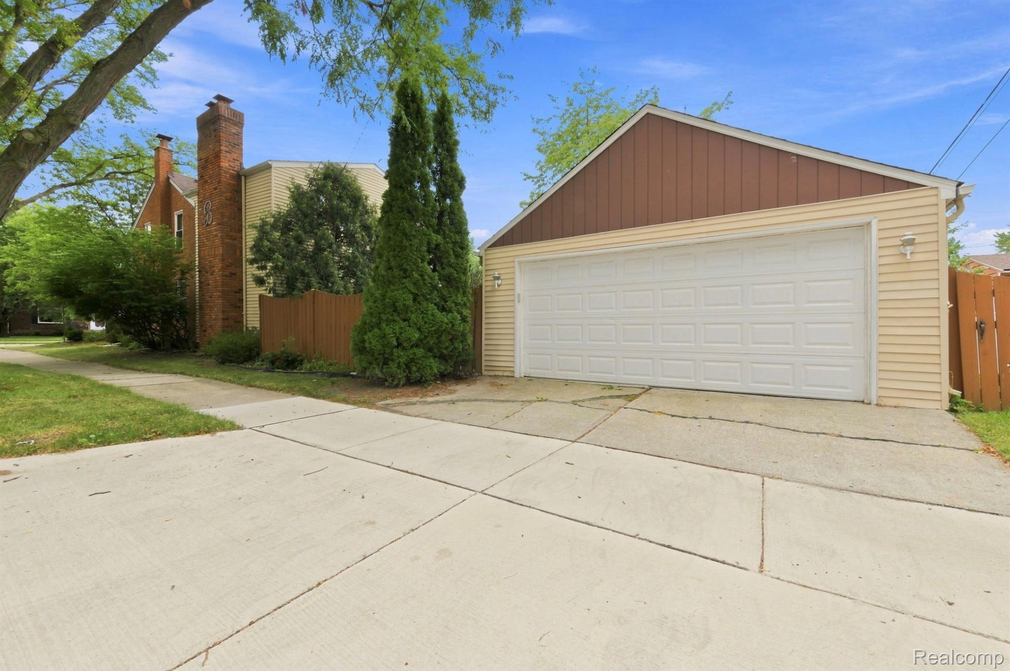 13200 Mercier Street Property Photo 32