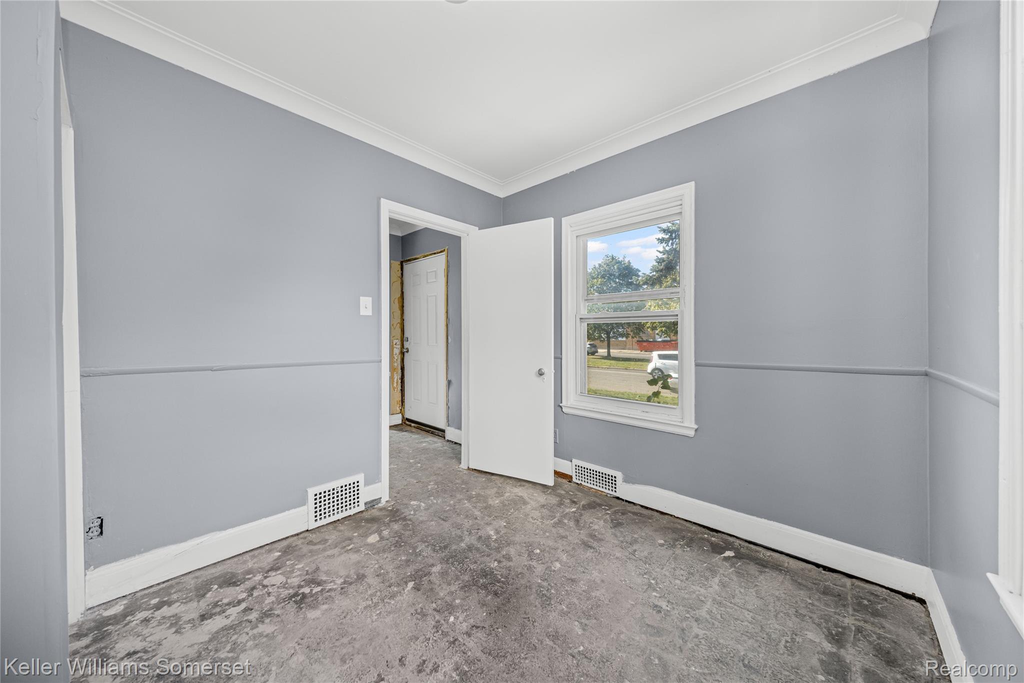 12375 E Outer Drive Property Photo 14