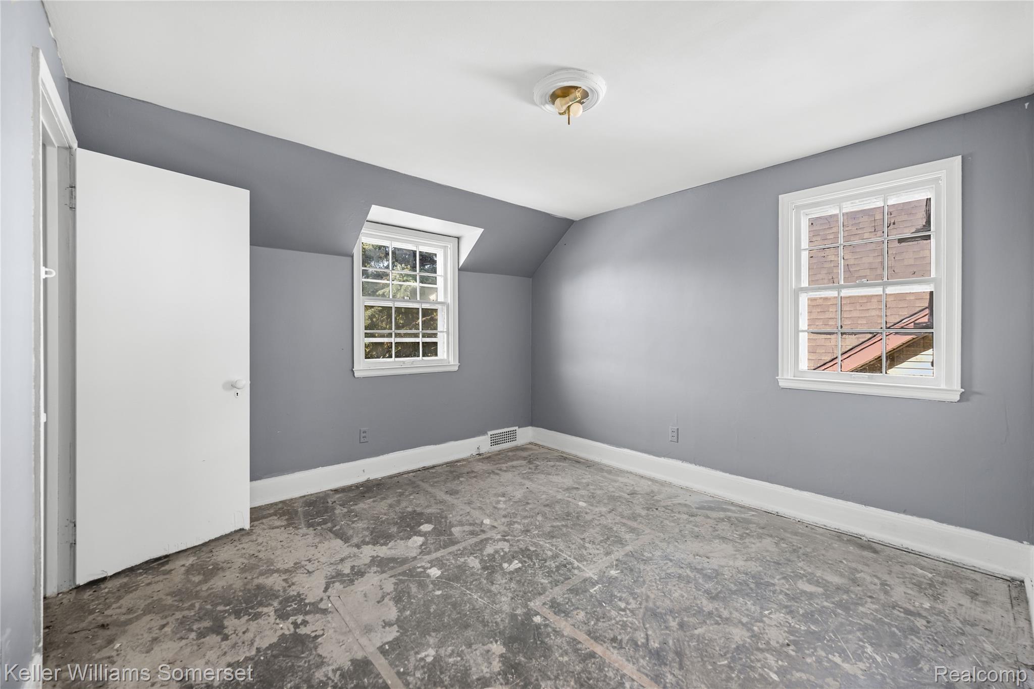 12375 E Outer Drive Property Photo 16