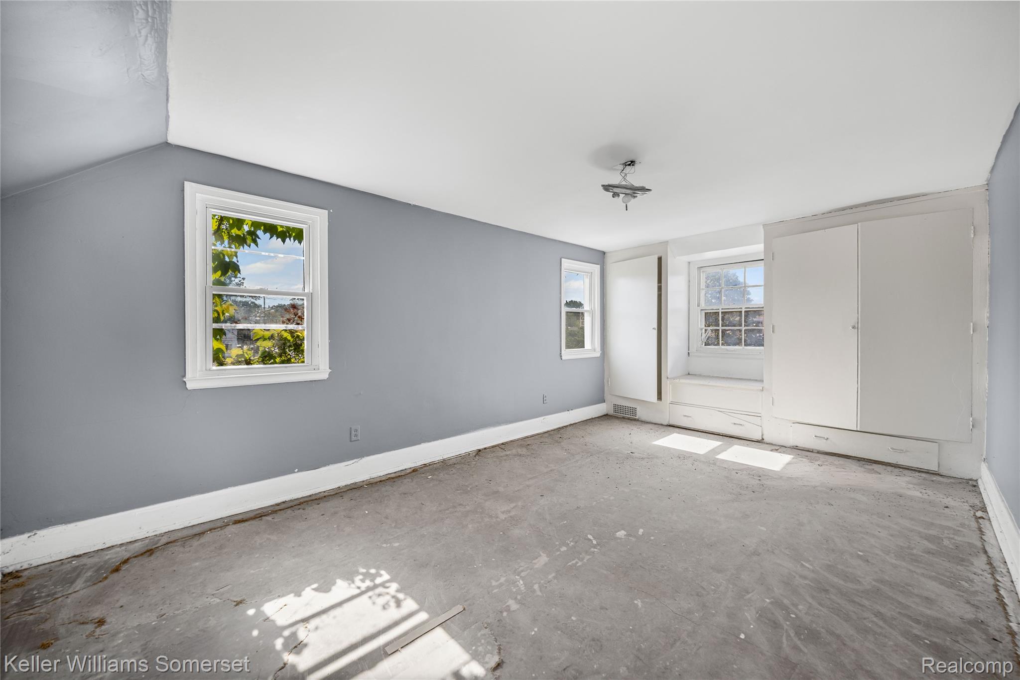 12375 E Outer Drive Property Photo 18