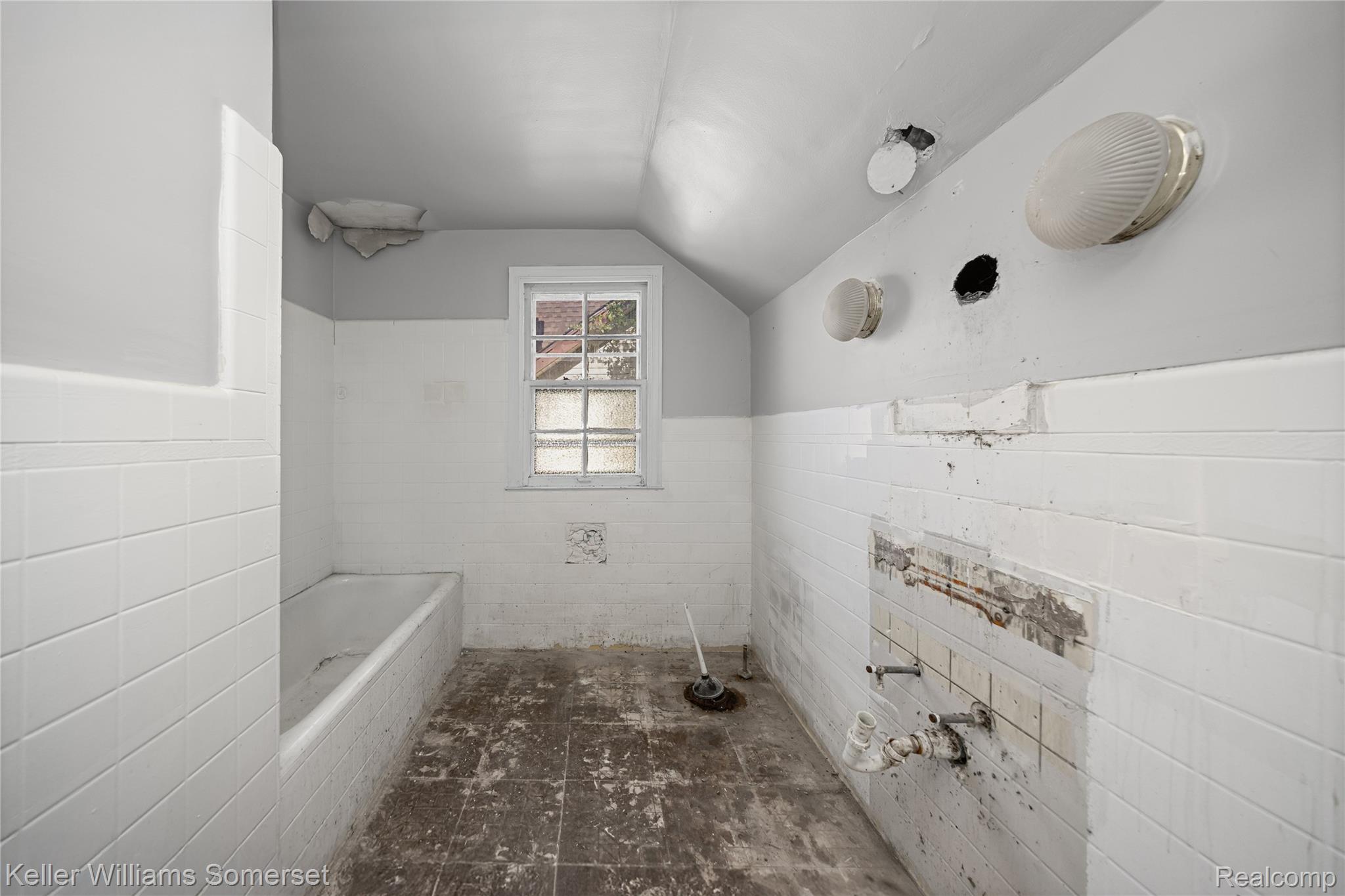 12375 E Outer Drive Property Photo 21