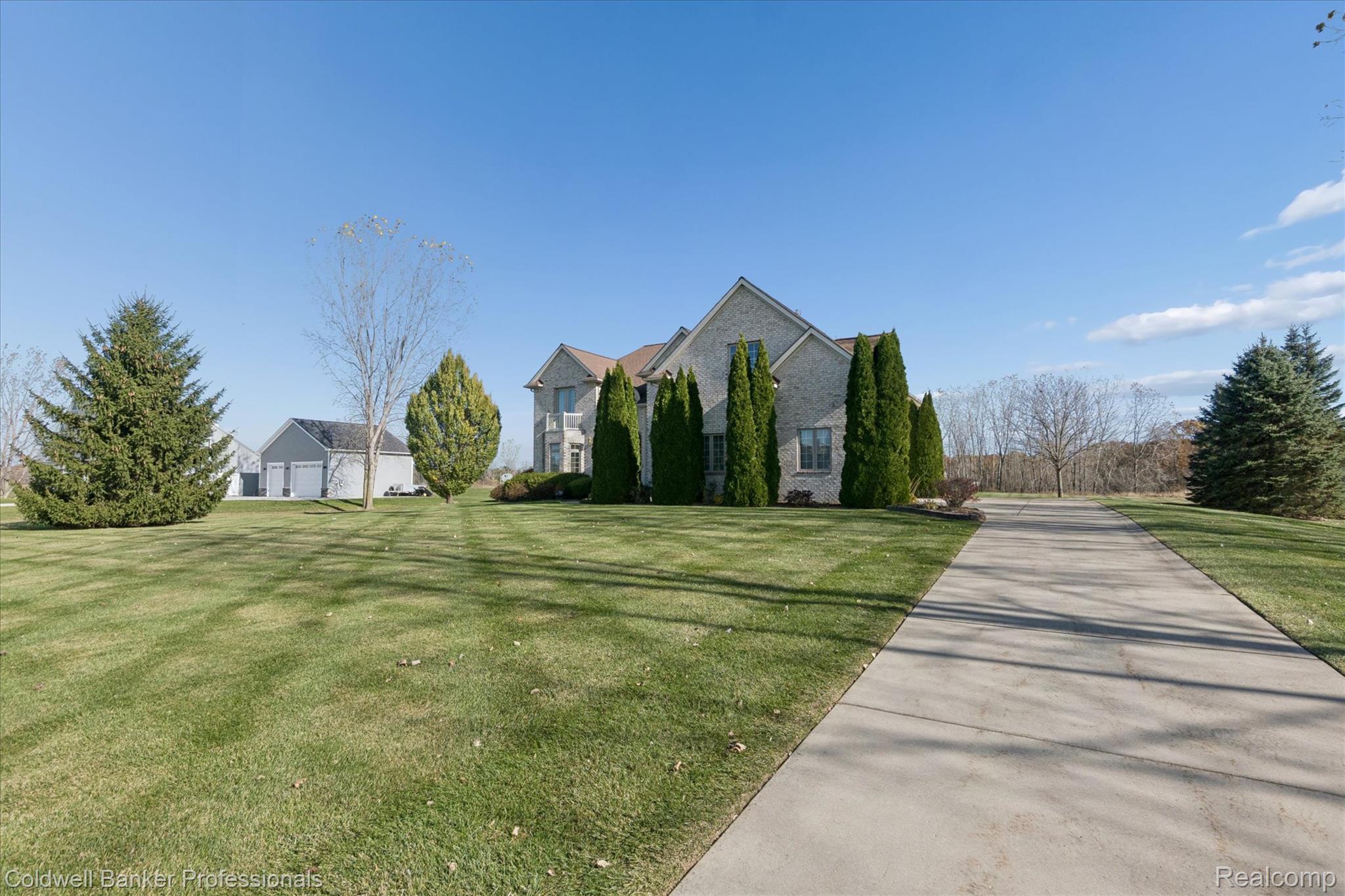 13065 White Oaks Property Photo 4